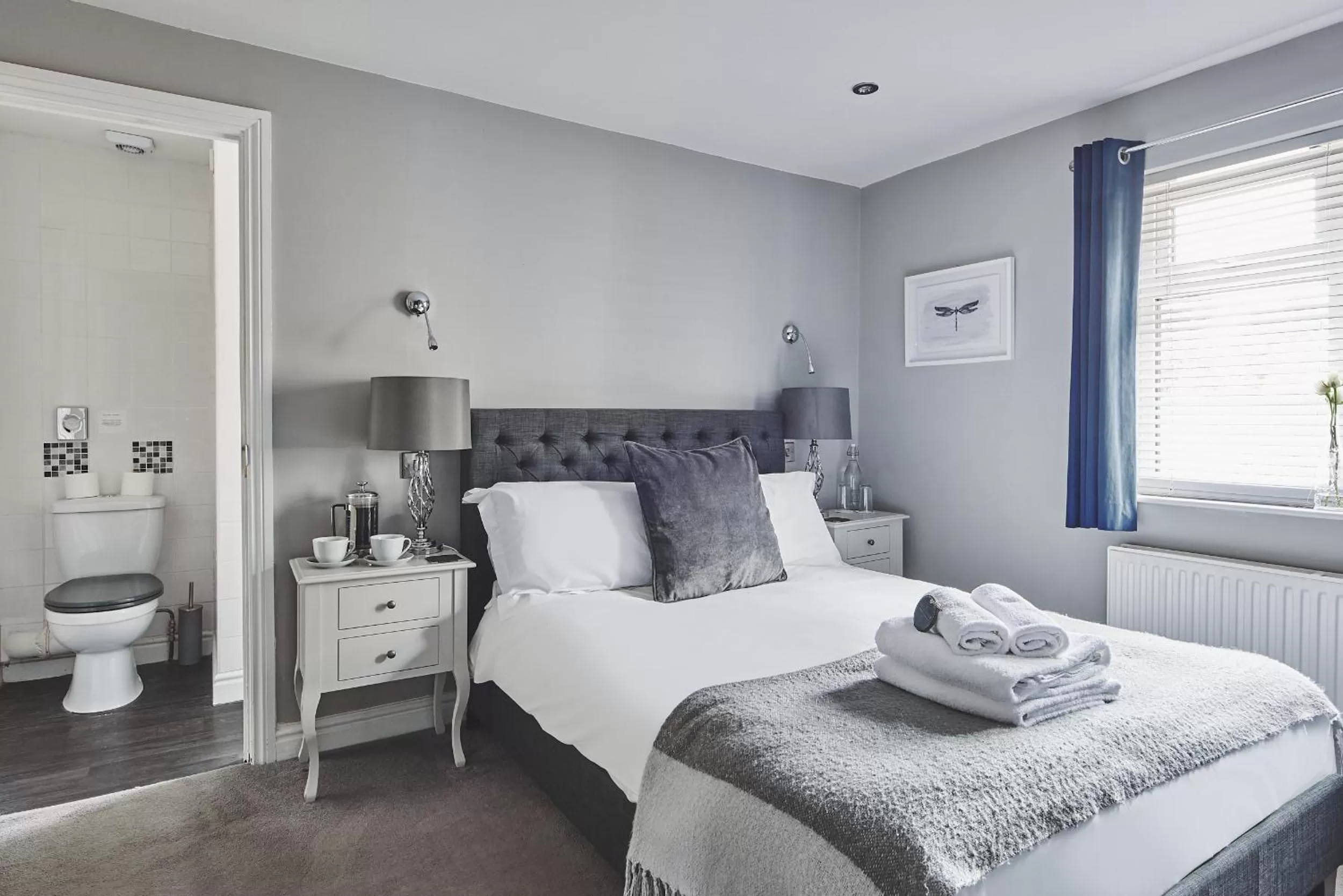 Bathroom, Bed in The Lansdowne Guest House