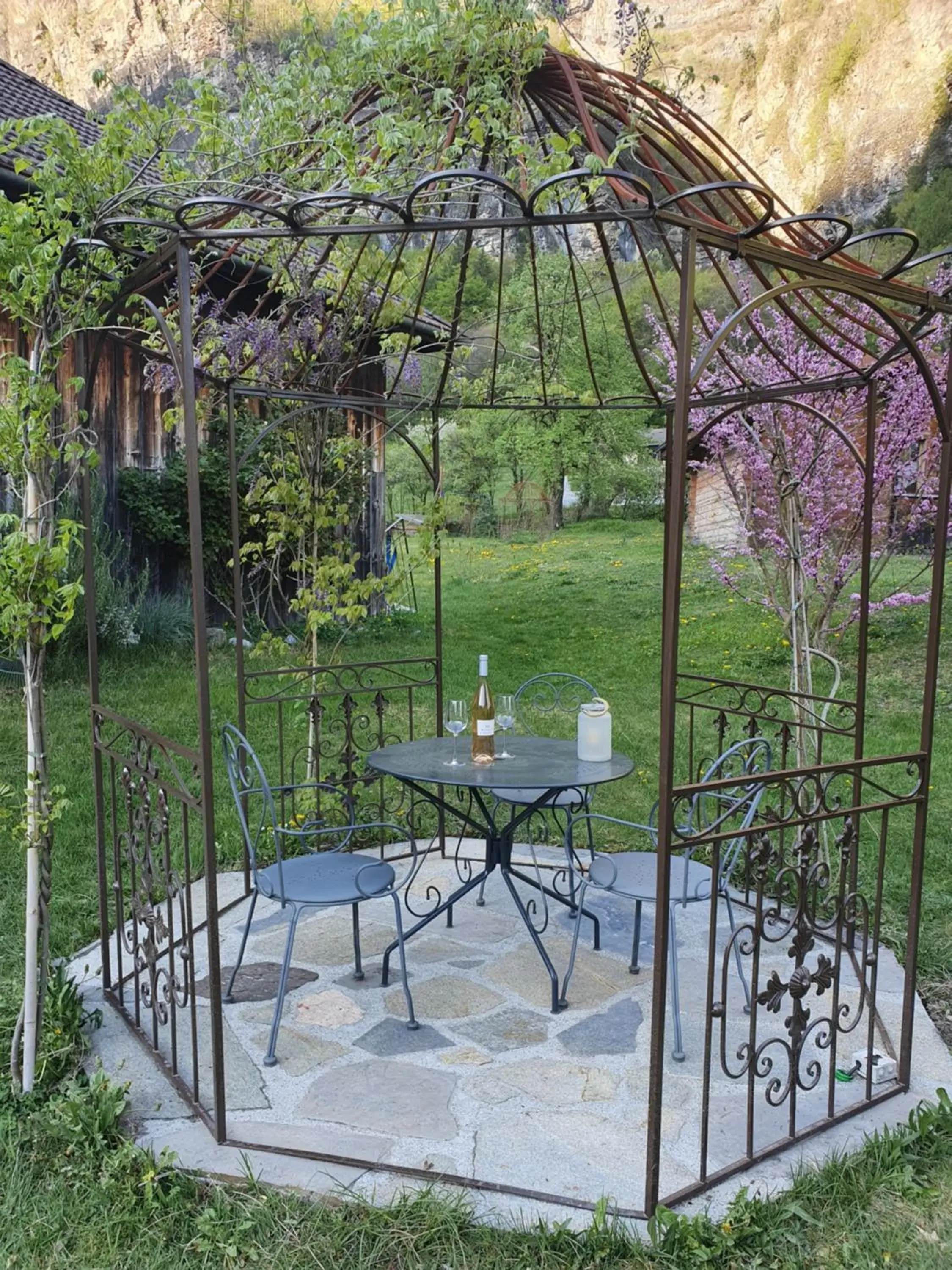 Garden in Le Relais Du Mont Blanc