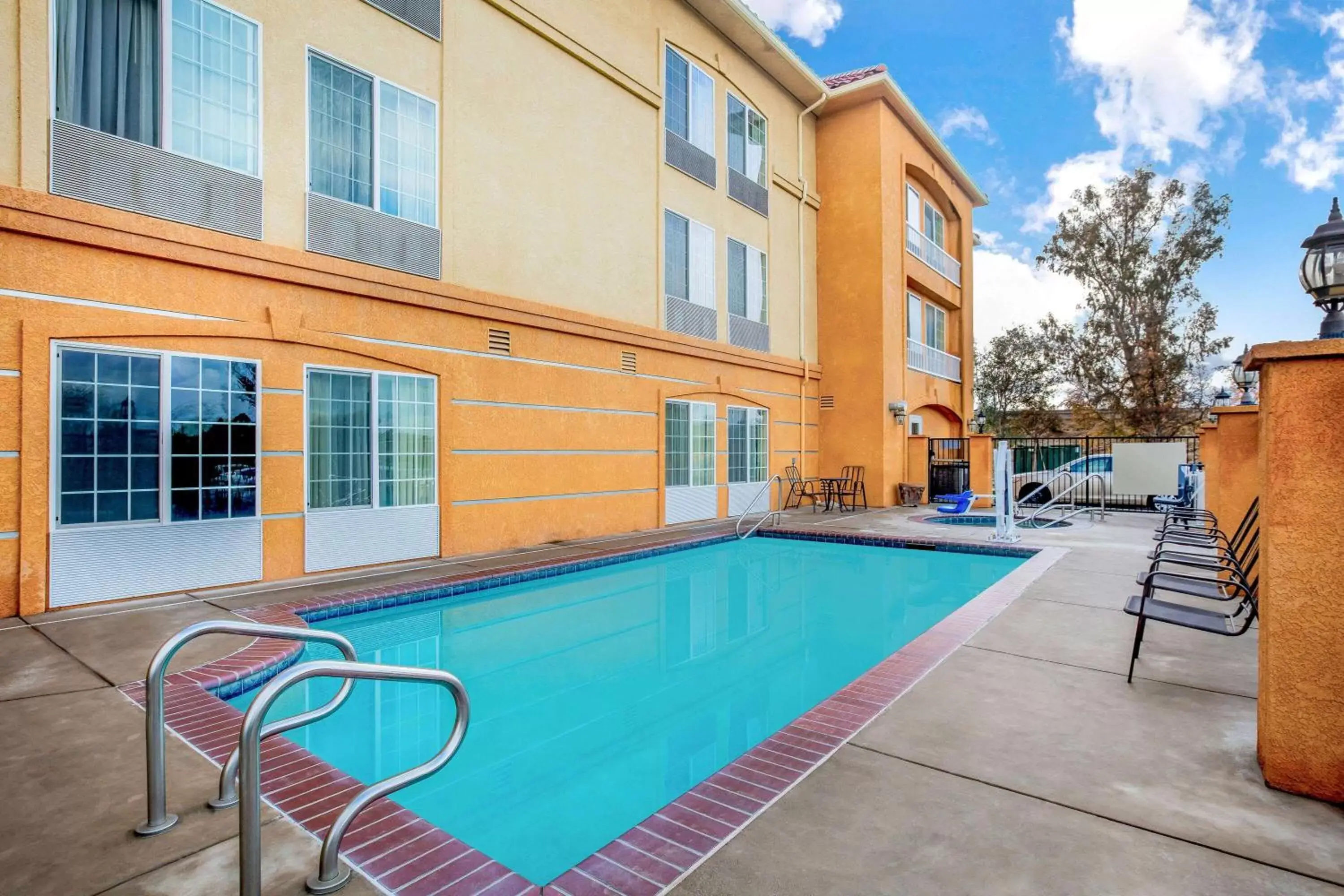 Pool view, Swimming Pool in La Quinta by Wyndham Fowler