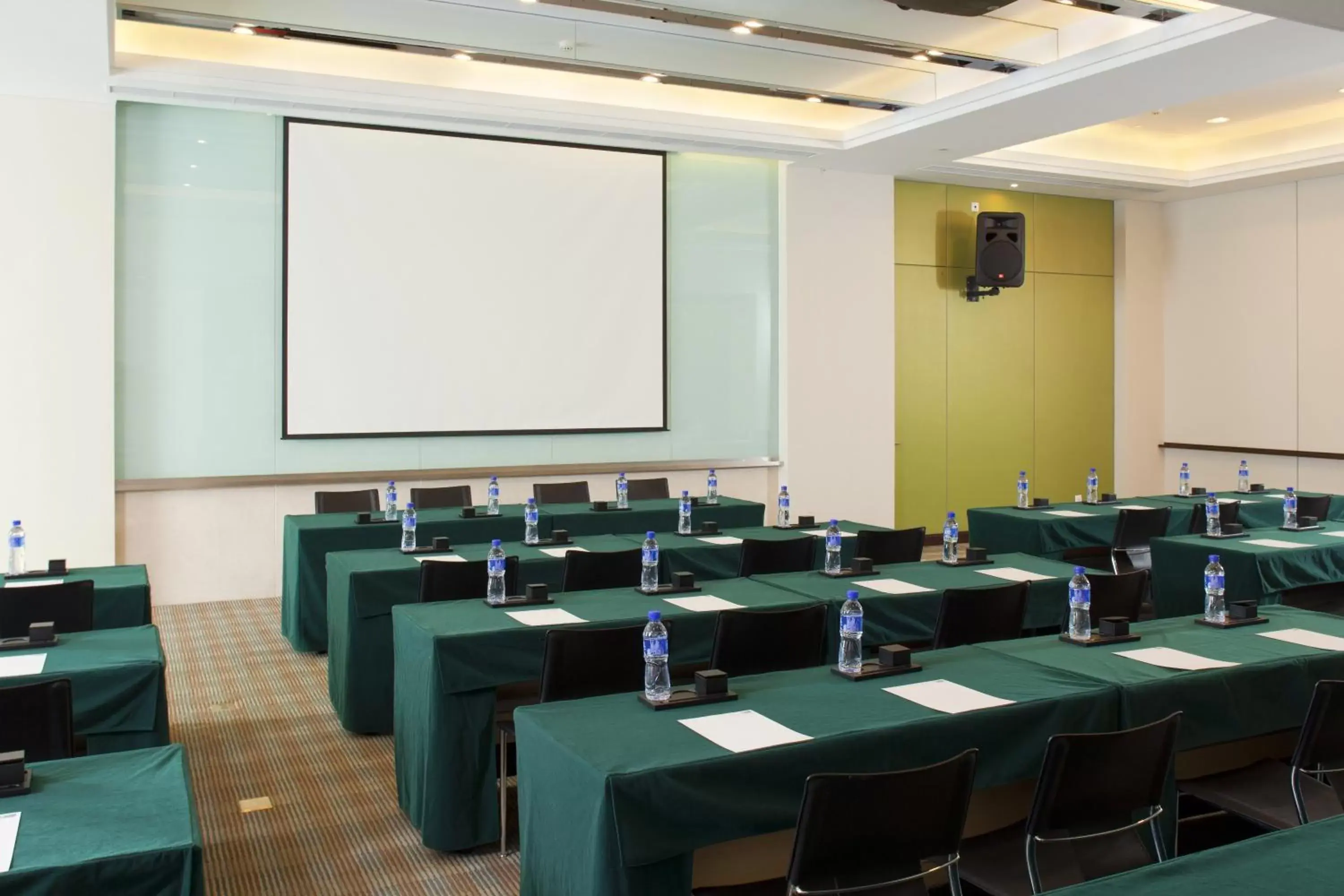 Meeting/conference room in Holiday Inn Express Beijing Dongzhimen, an IHG Hotel