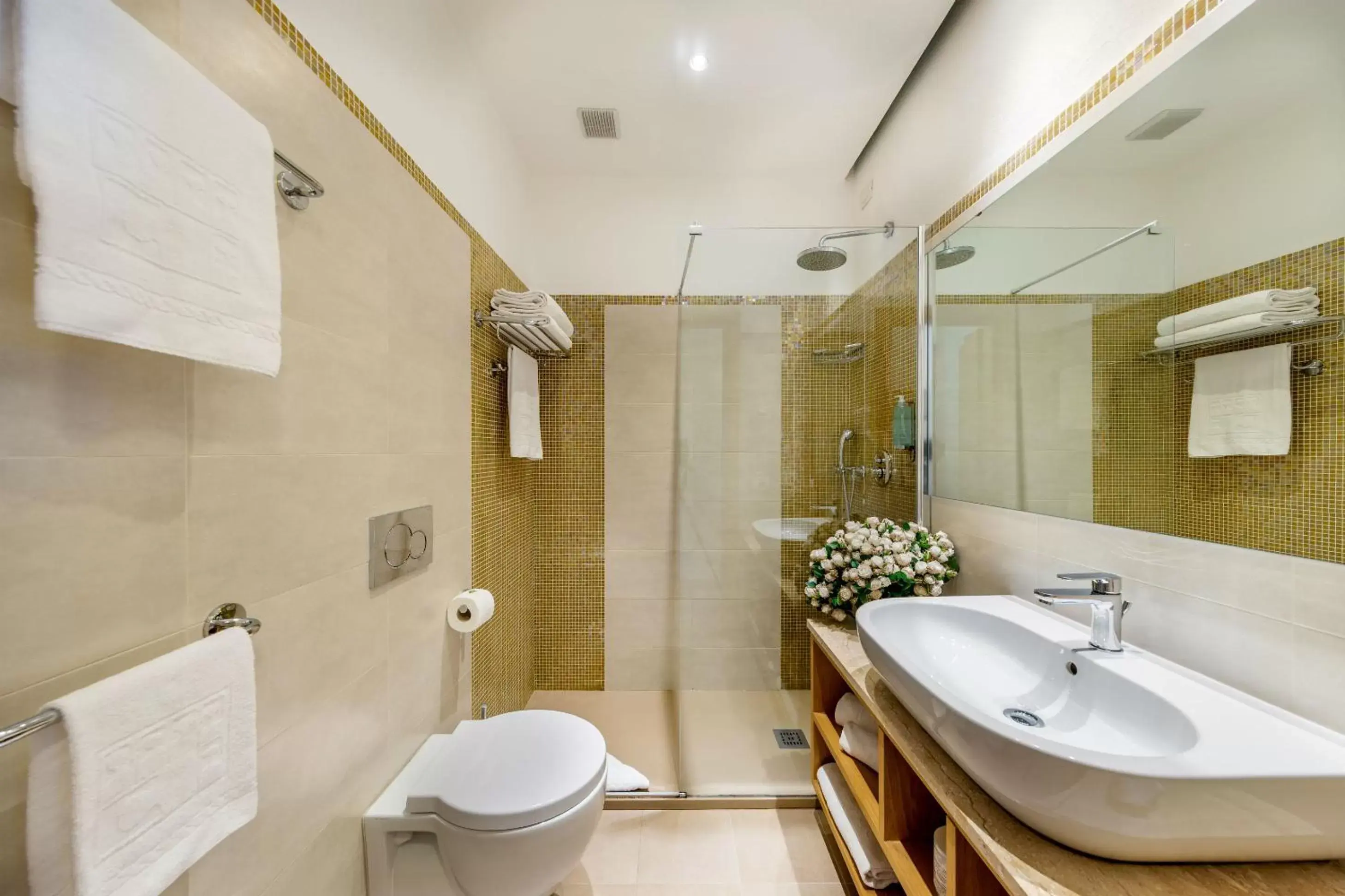 Bathroom in Hotel Dei Pini