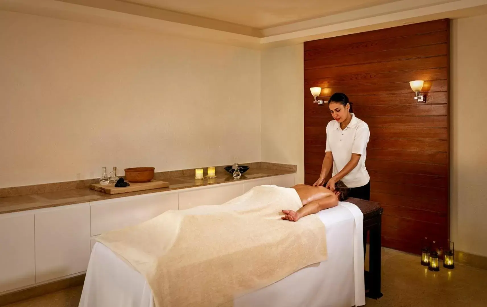 Massage in Coral Sea Holiday Resort and Aqua Park