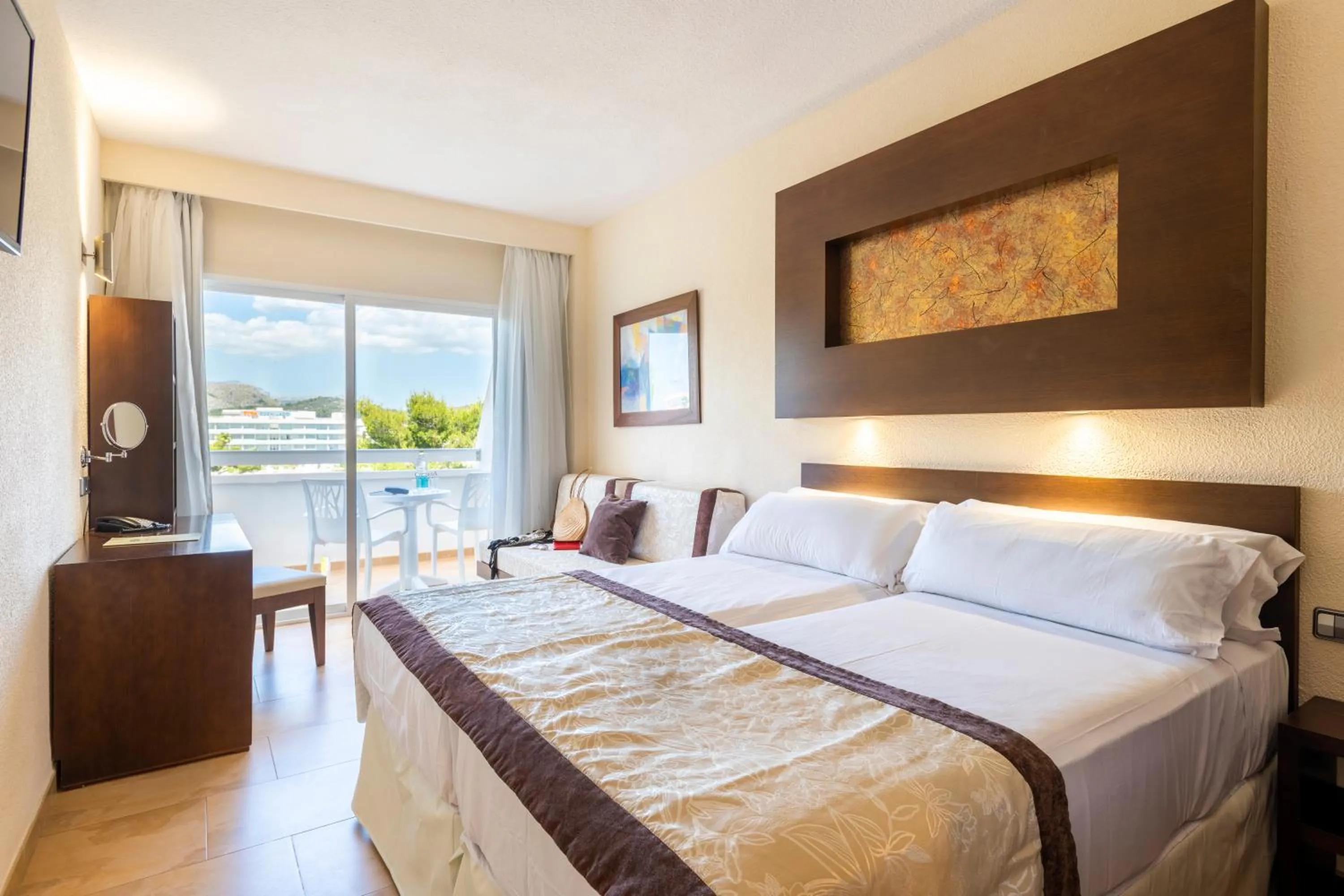 Photo of the whole room, Bed in Hotel Condesa