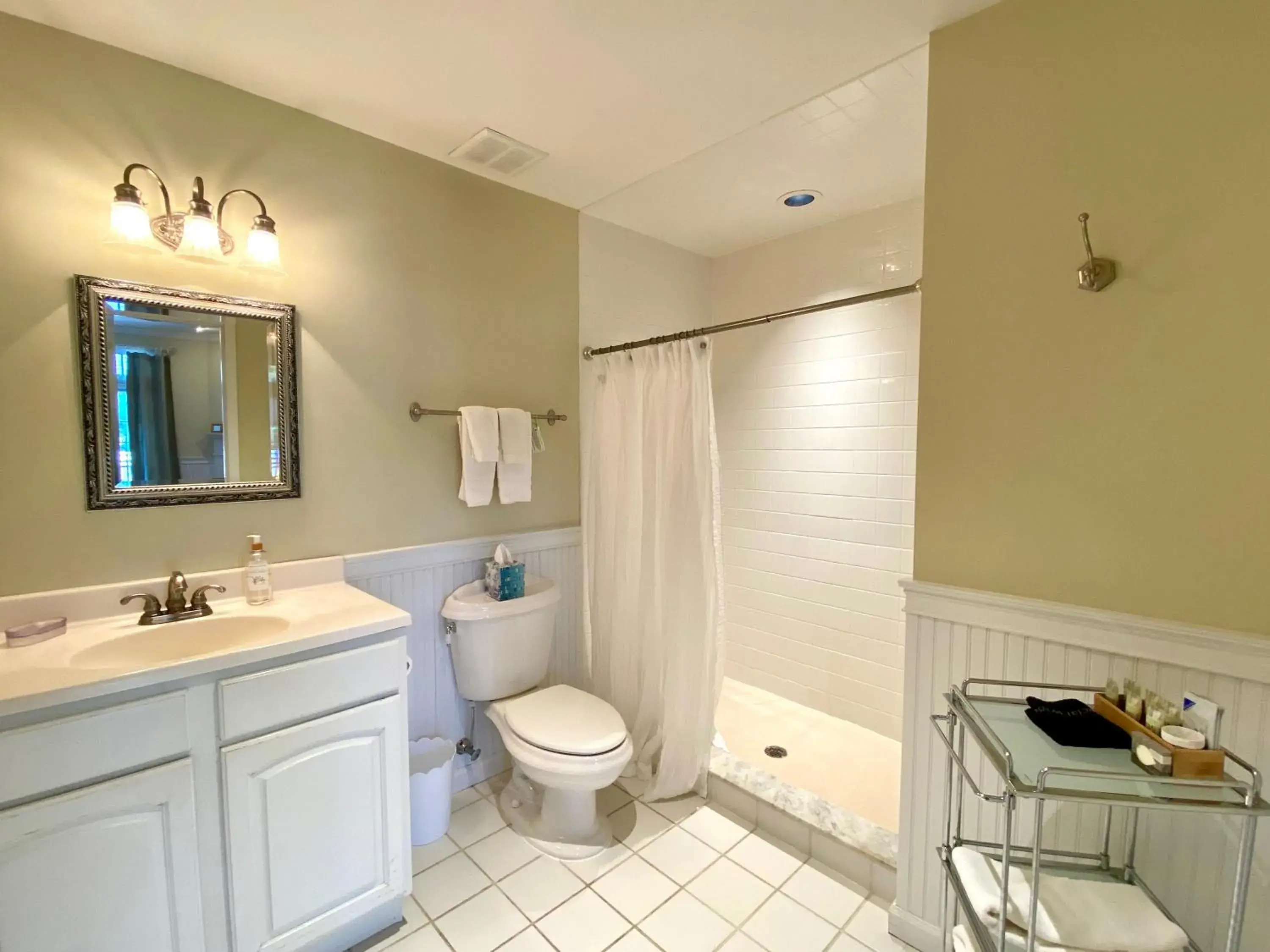 Bathroom in Inn on Main Hotel