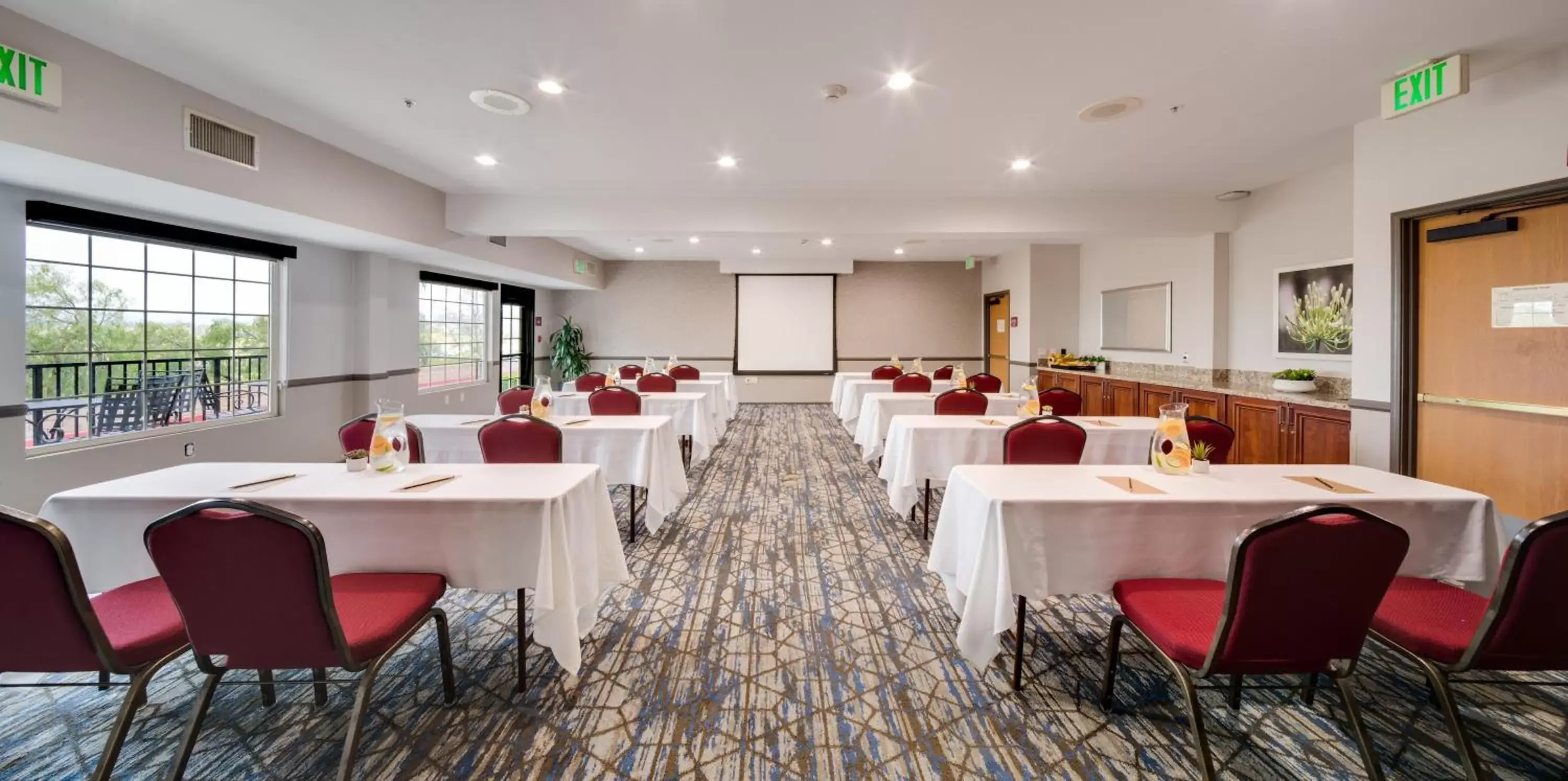 Meeting/conference room in Ayres Suites Mission Viejo