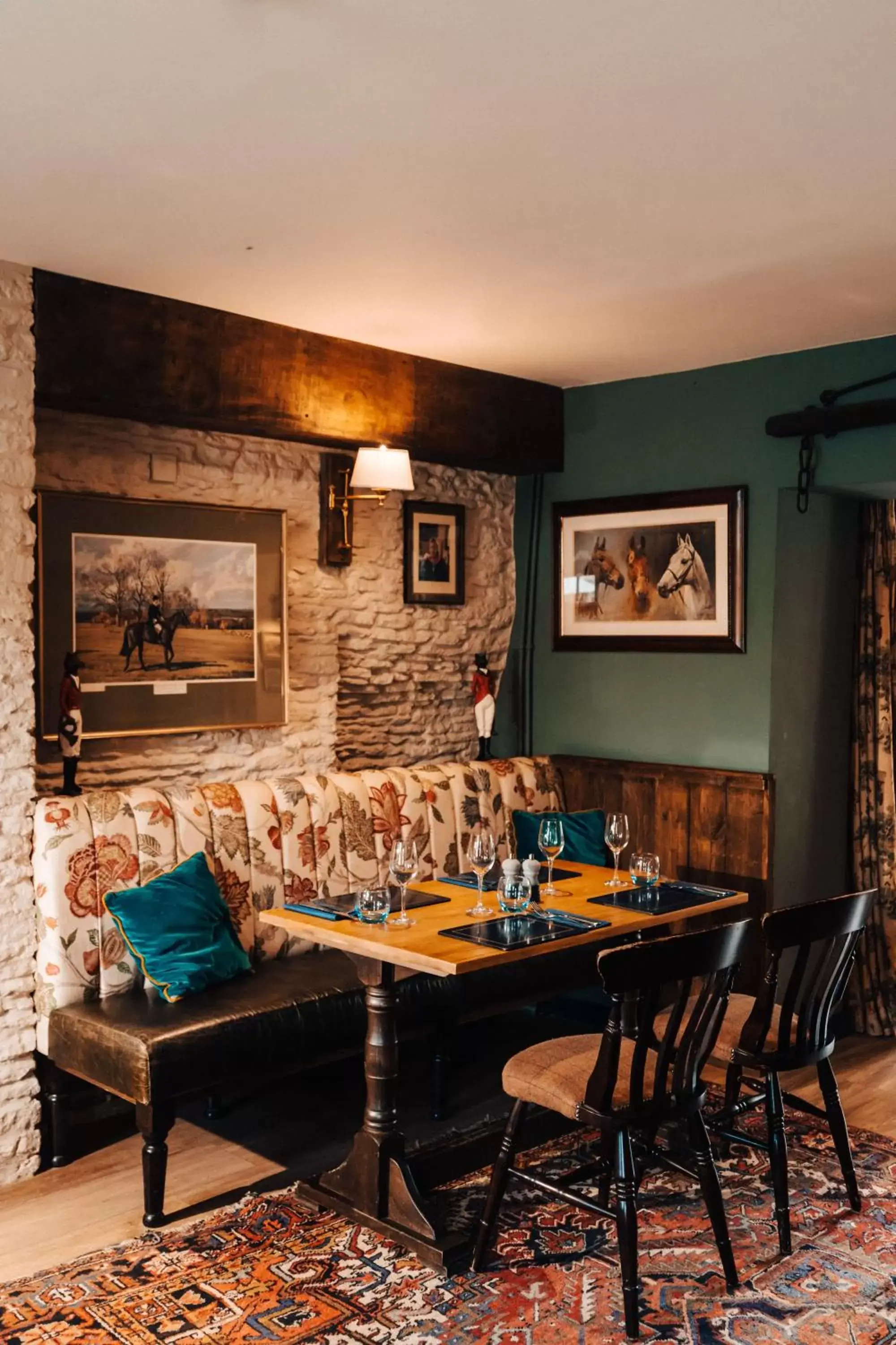 Dining area in Cat and Custard Pot Inn