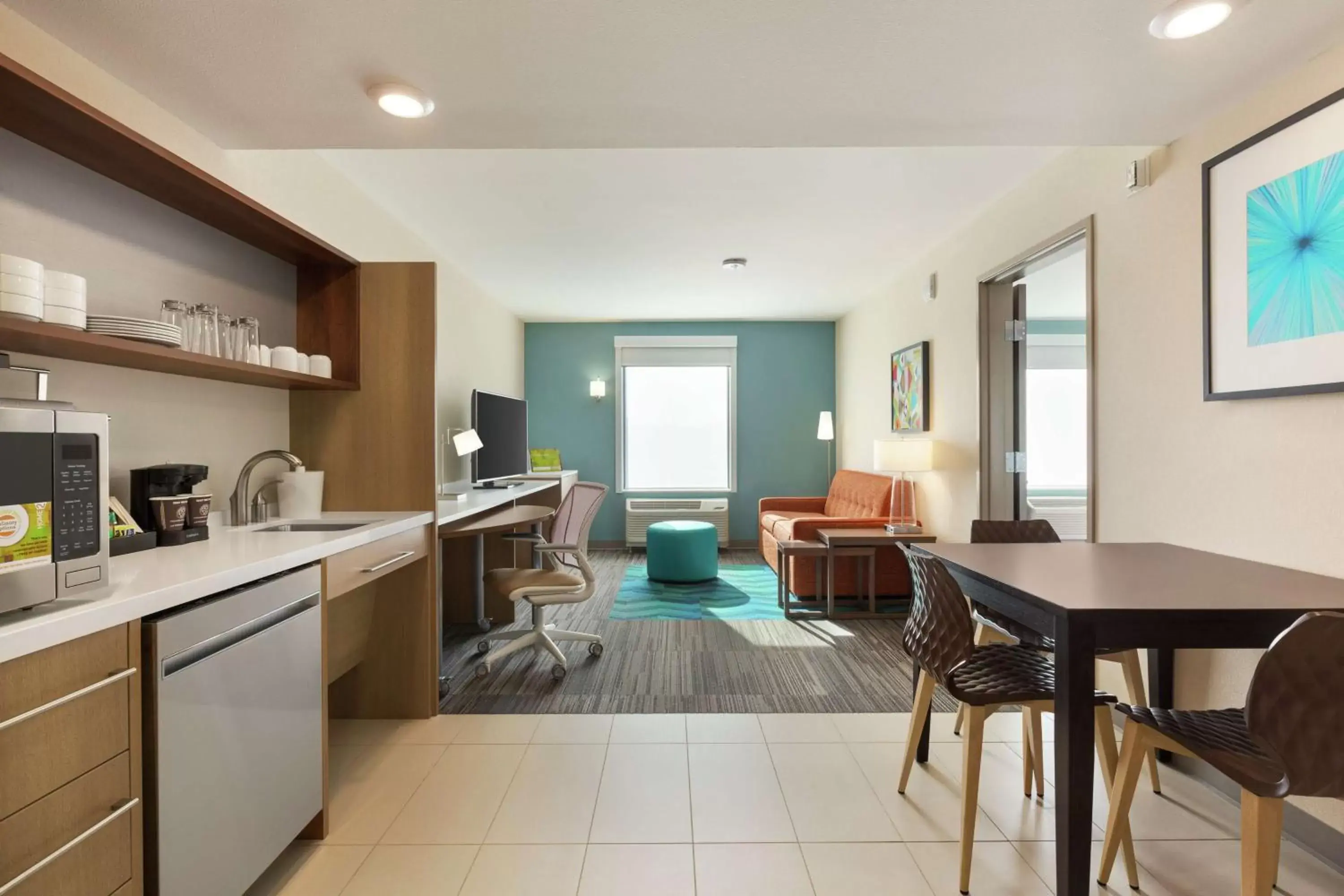 Bedroom, Kitchen/Kitchenette in Home2 Suites By Hilton Portland Airport