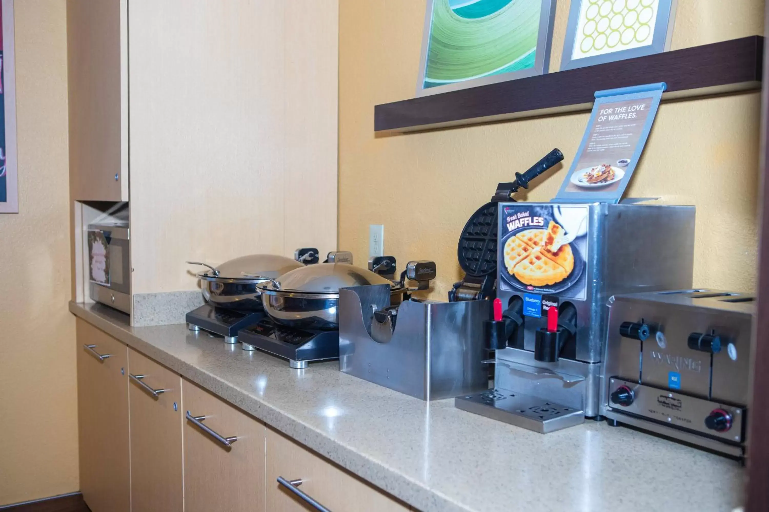 Breakfast, Kitchen/Kitchenette in TownePlace Suites Denver Southwest/Littleton