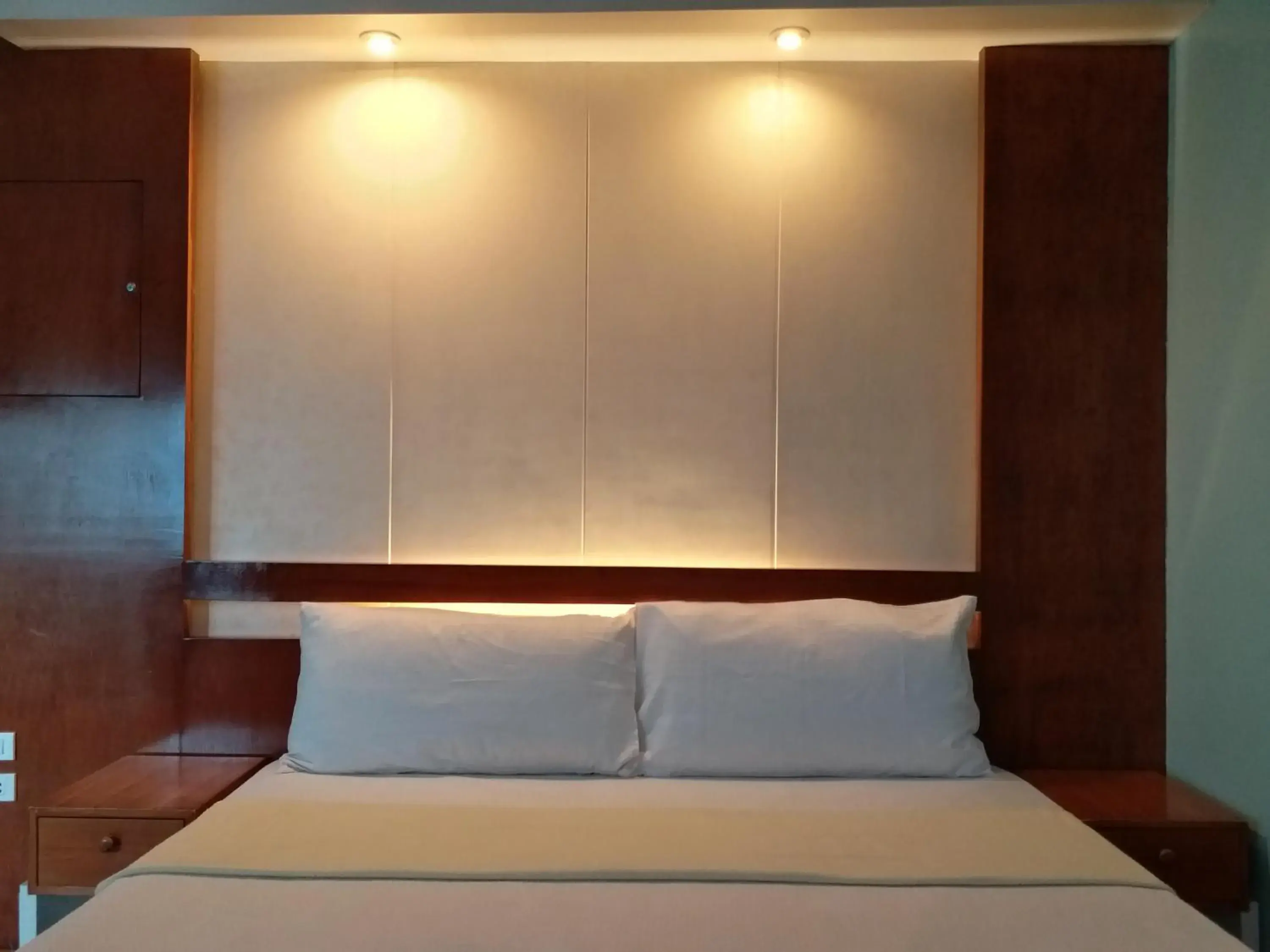 Bedroom, Bed in Leesons Residences