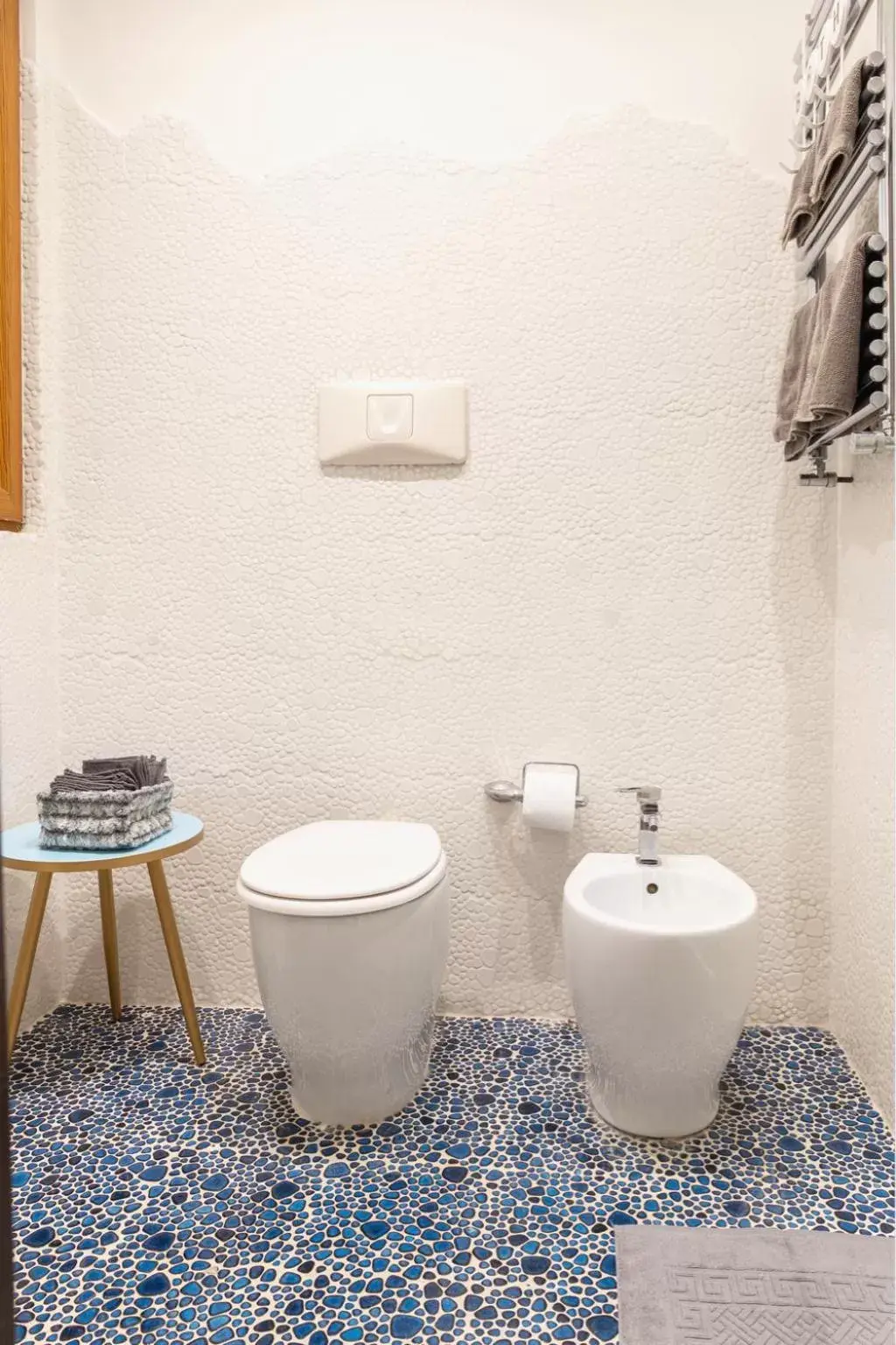 Toilet, Bathroom in ROOMITO apartments