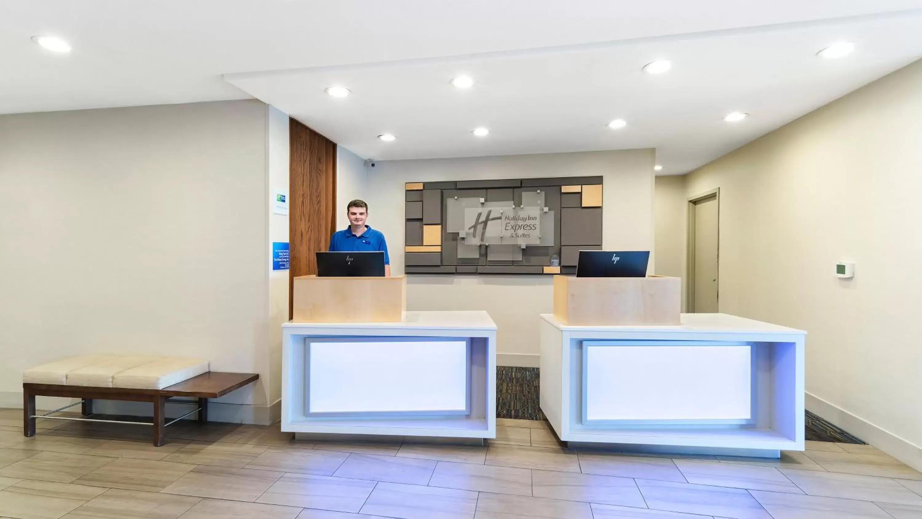 Property building, Lobby/Reception in Holiday Inn Express & Suites Dinuba West, an IHG Hotel