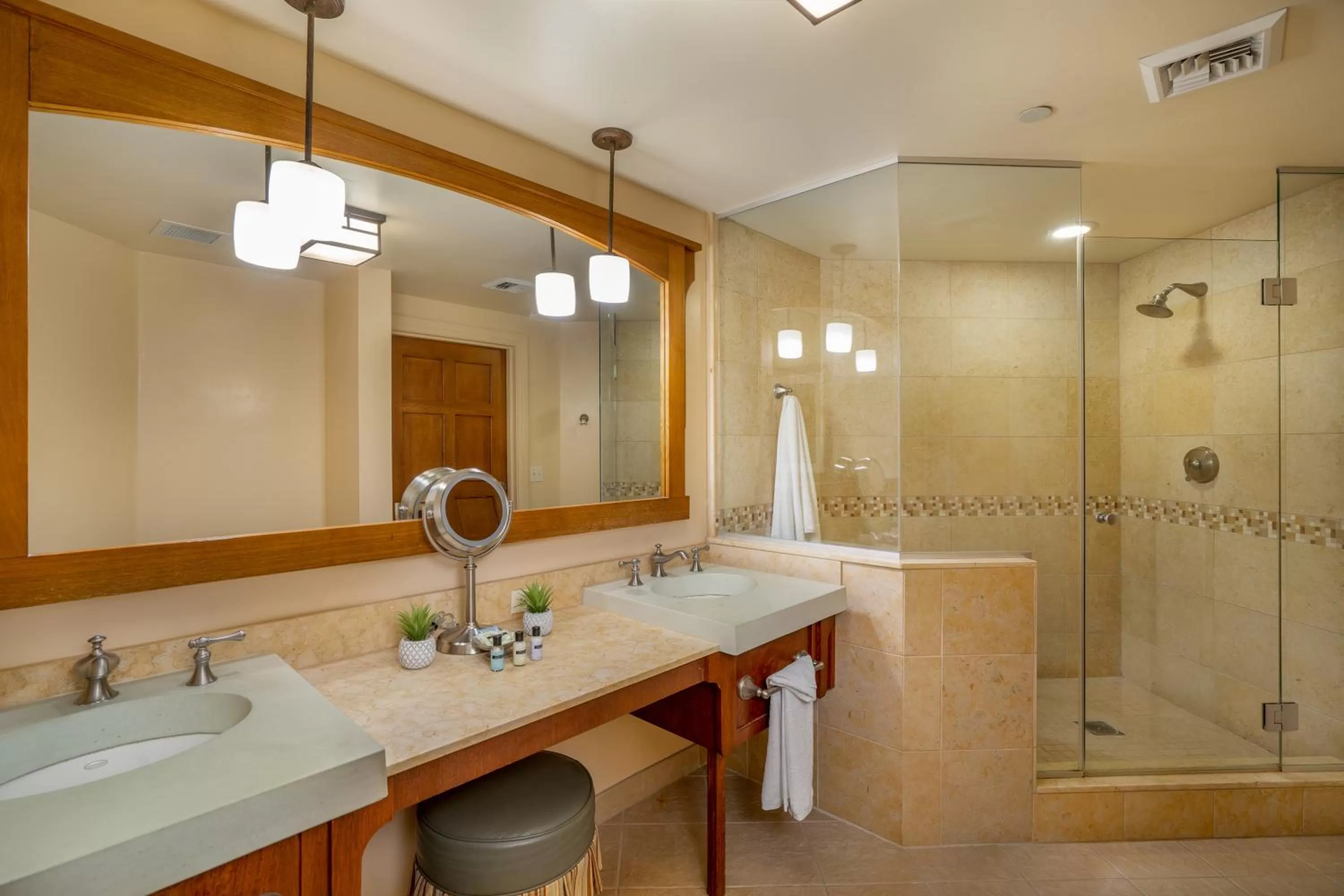 Bathroom in Avila Village Inn