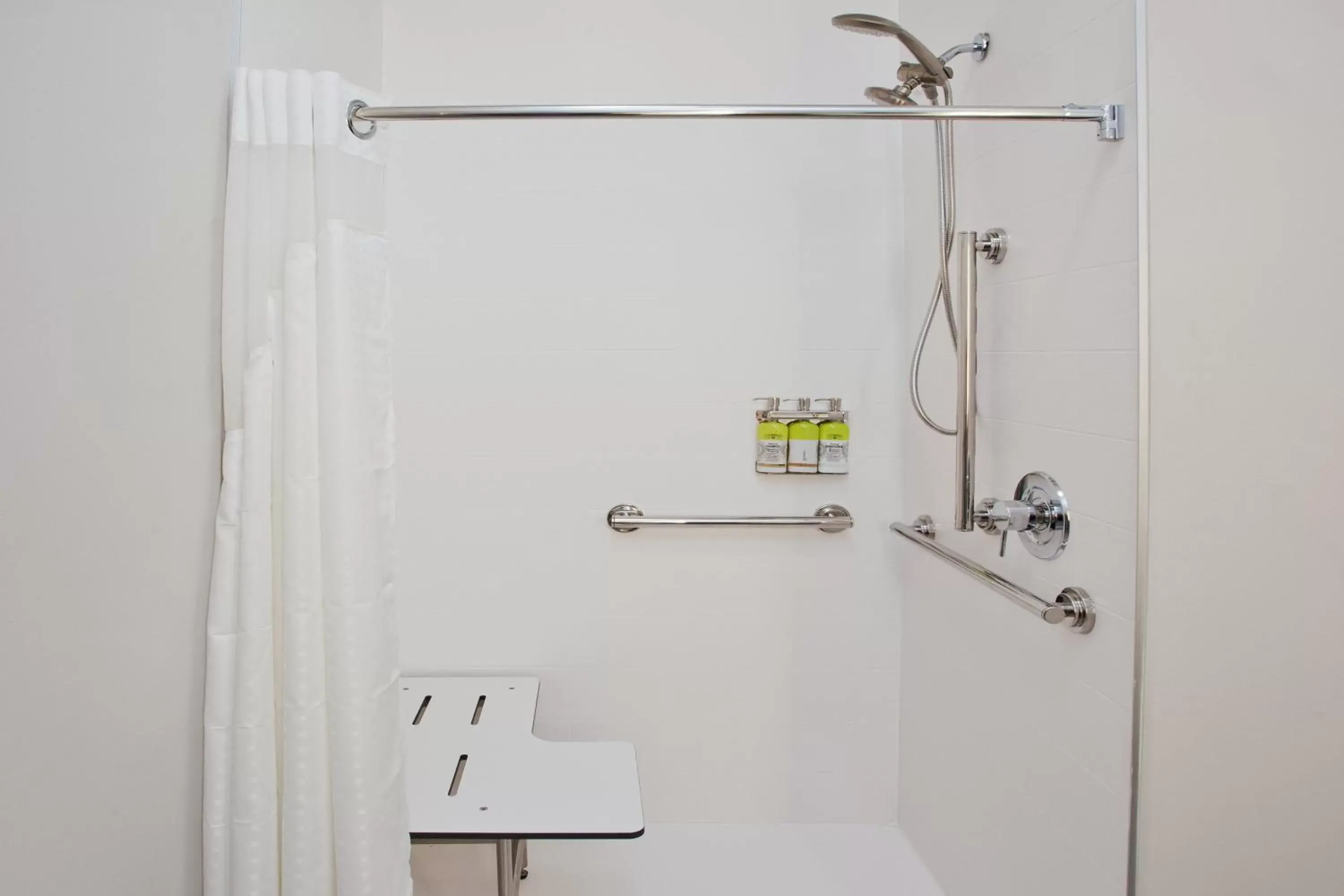 Photo of the whole room, Bathroom in Holiday Inn Express & Suites - Fayetteville, an IHG Hotel