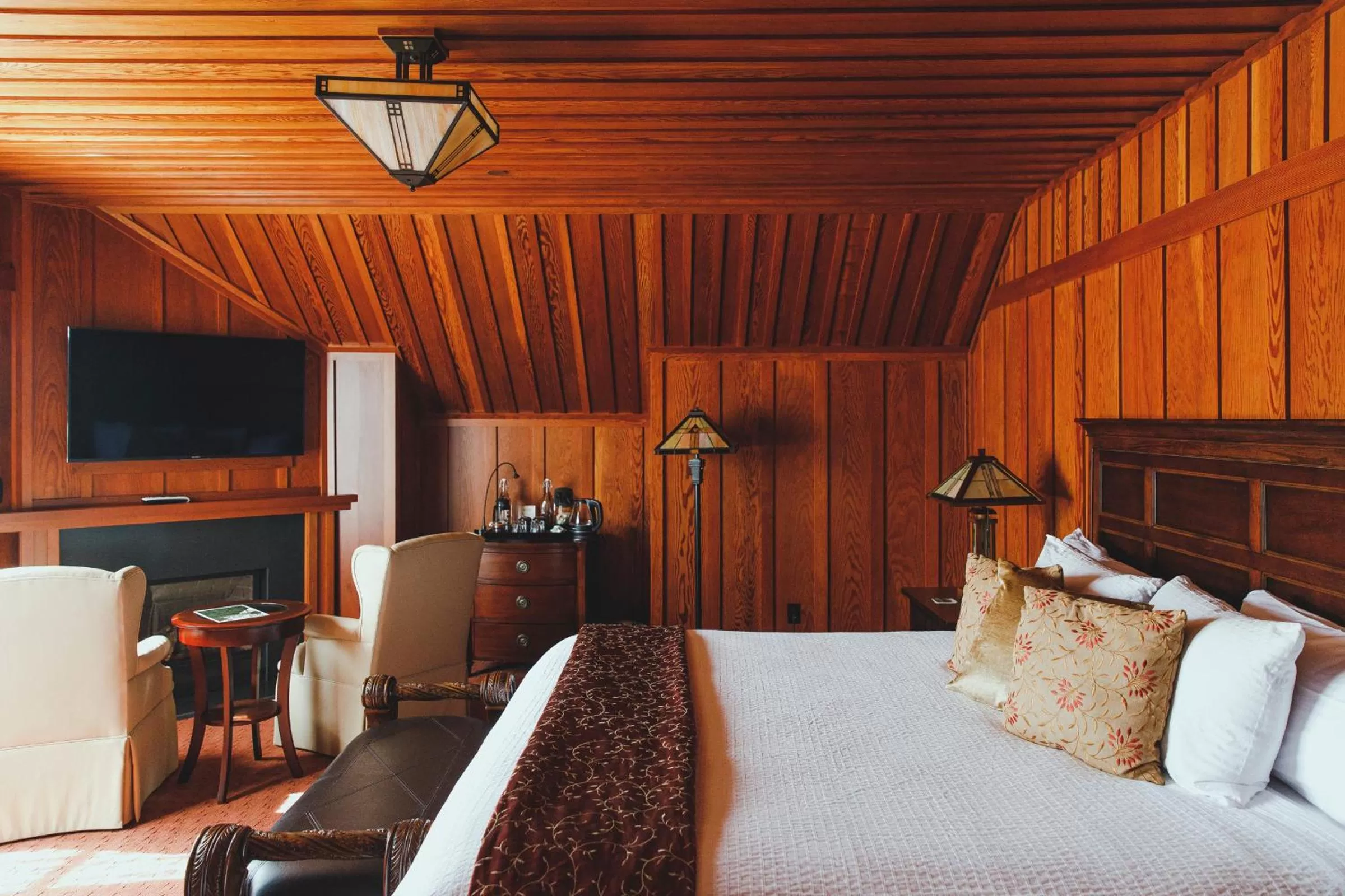 Bedroom, Bed in Noyo Harbor Inn