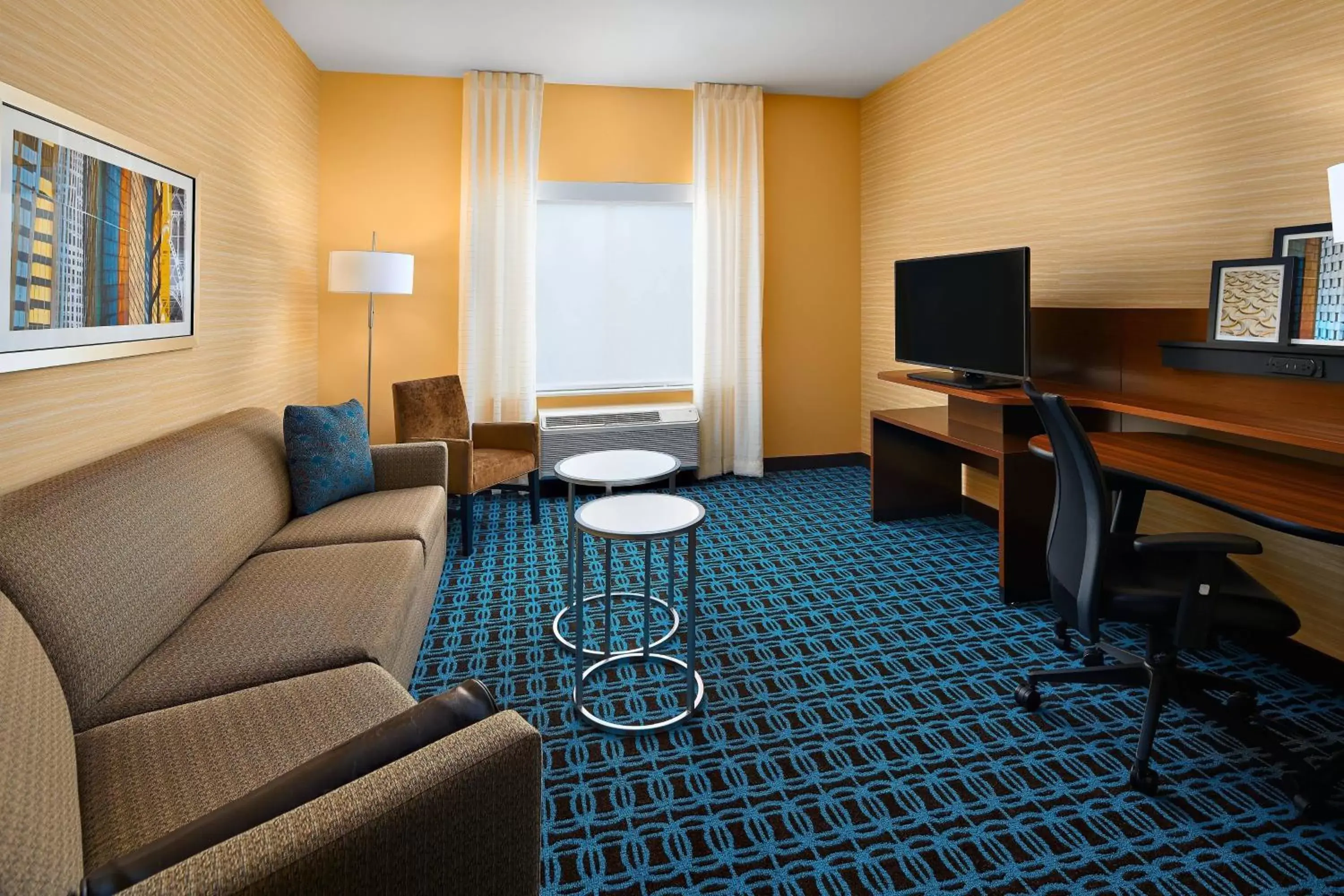 Photo of the whole room, Seating Area in Fairfield Inn & Suites by Marriott Fresno Yosemite International Airport