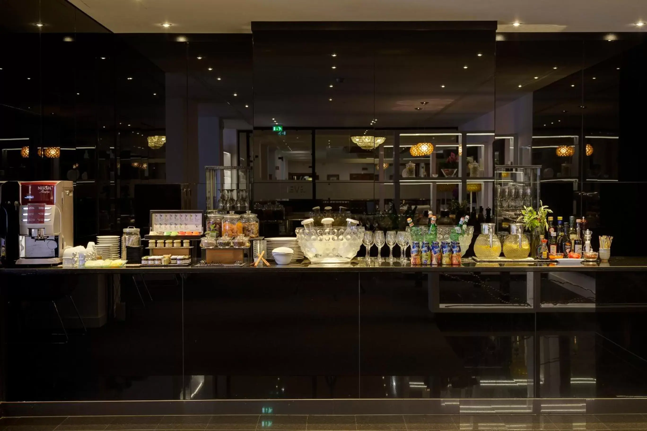 Restaurant/Places to Eat in Meliá Milano