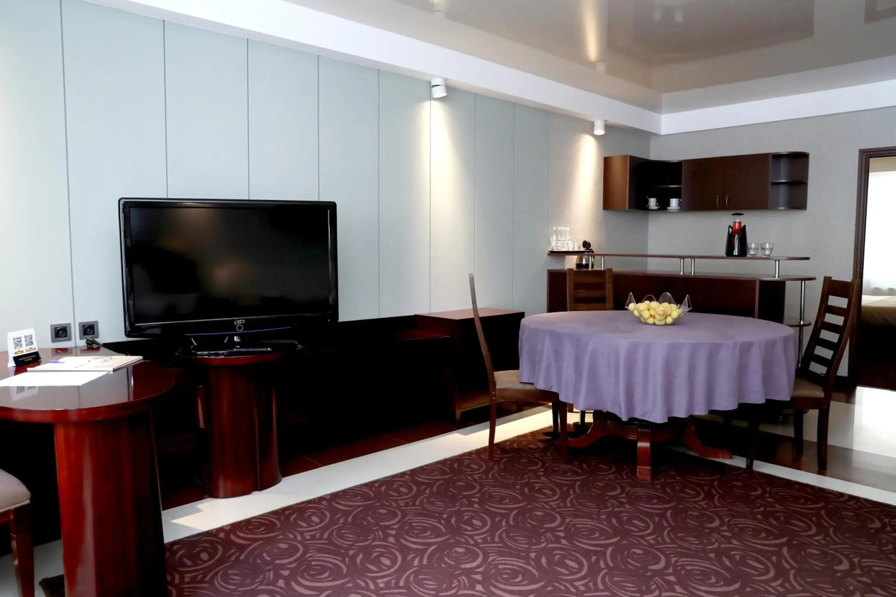 TV/Entertainment Center in Best Western Plus Paradise Hotel Dilijan