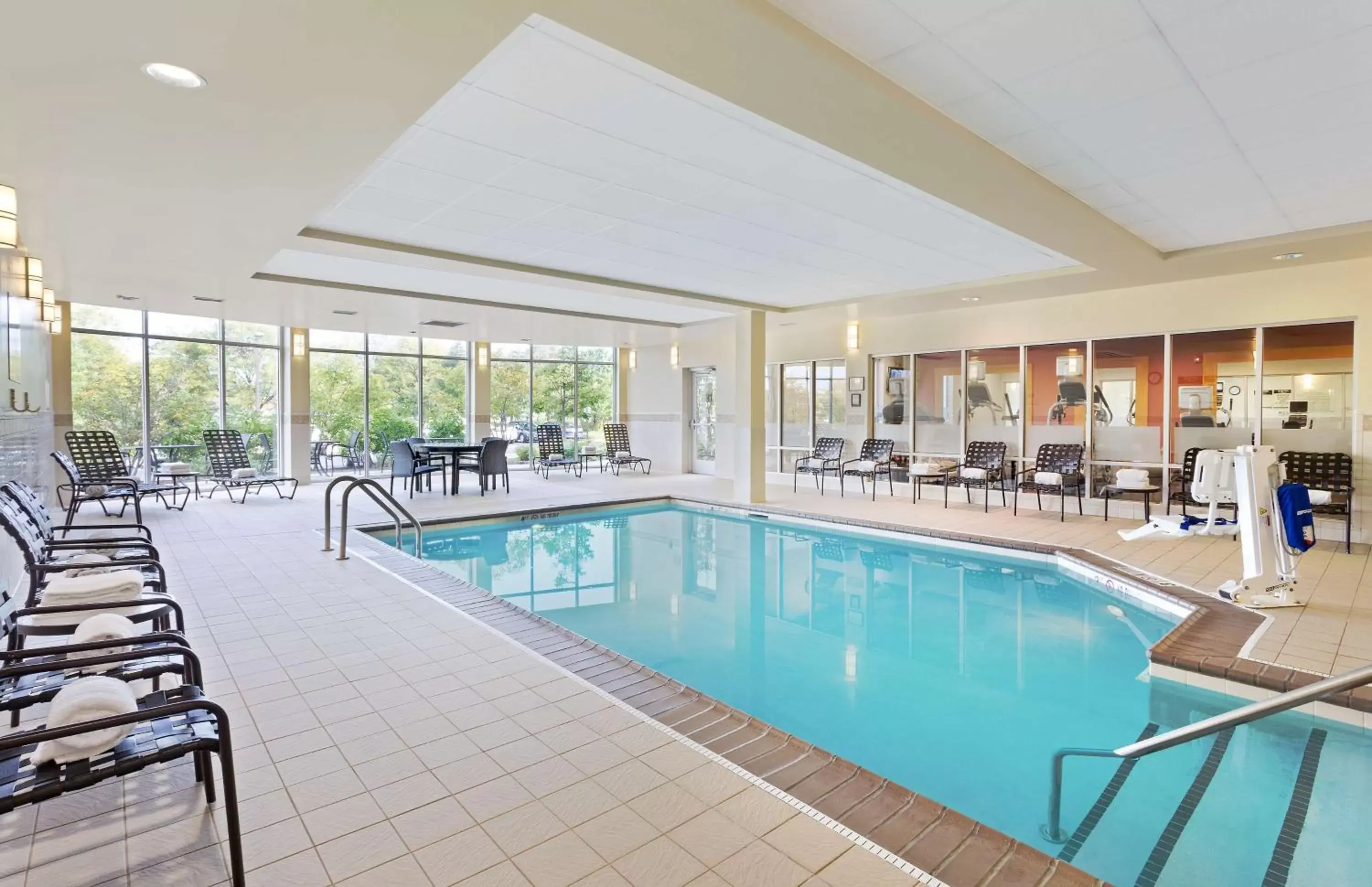 Swimming Pool in Hilton Garden Inn Schaumburg