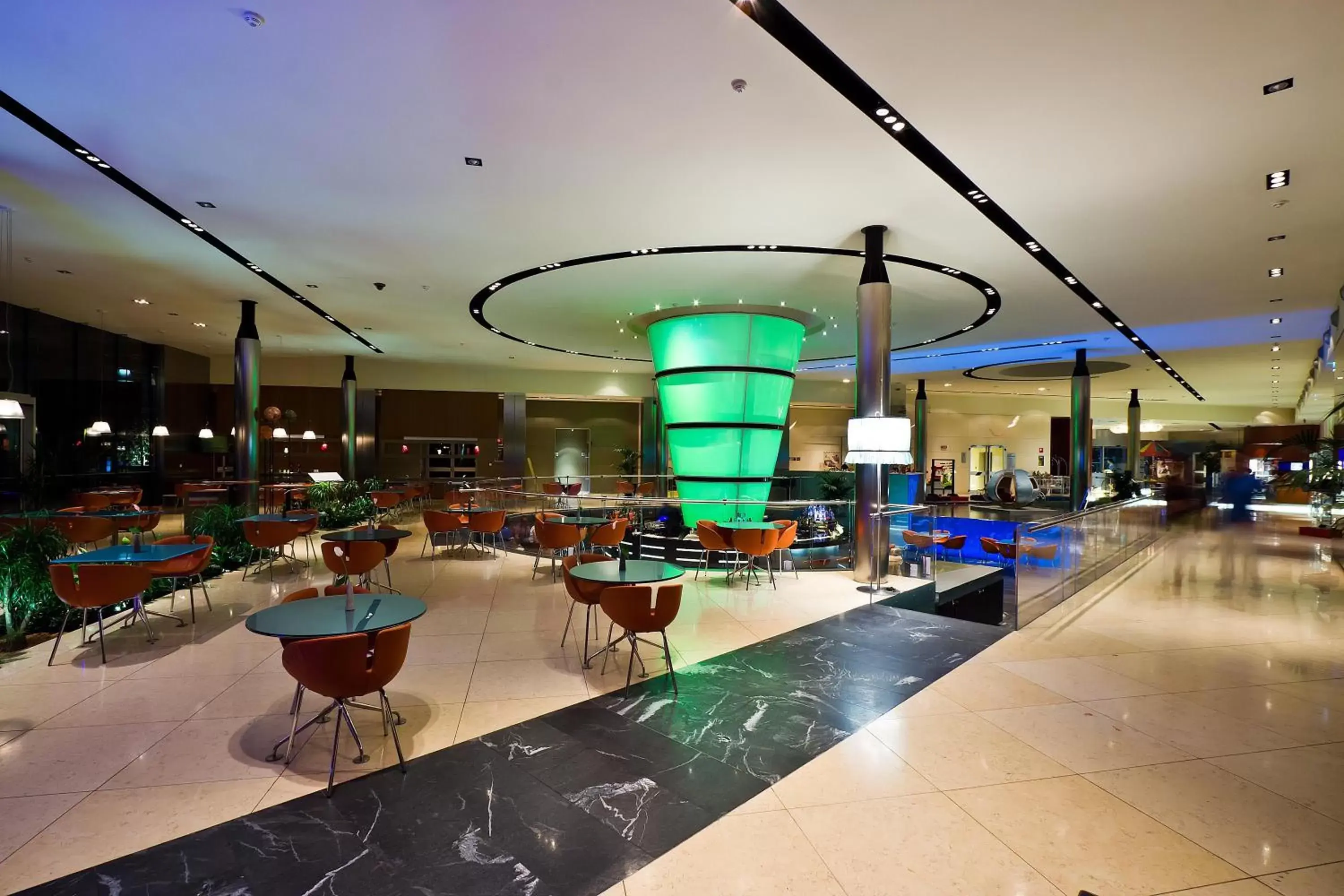 Lobby or reception in UNAHOTELS T Hotel Cagliari