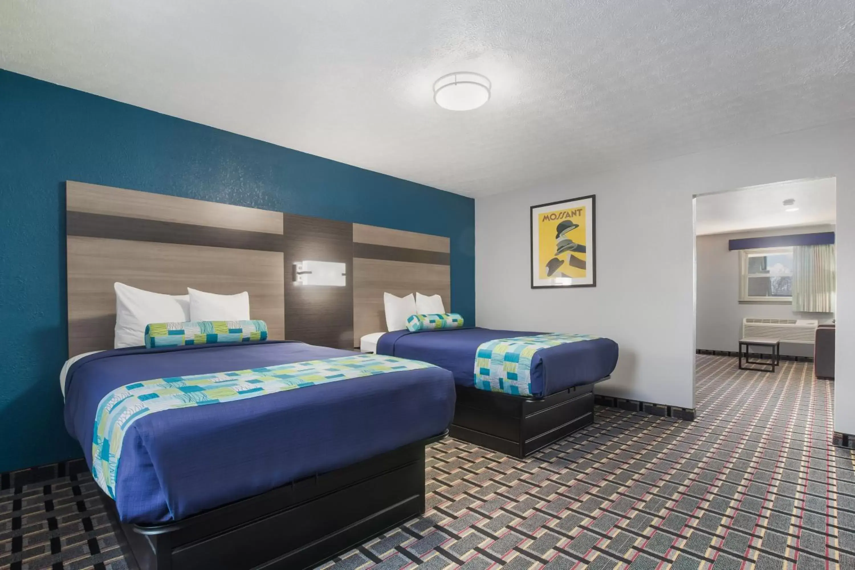Bed in Knights Inn & Suites Salem