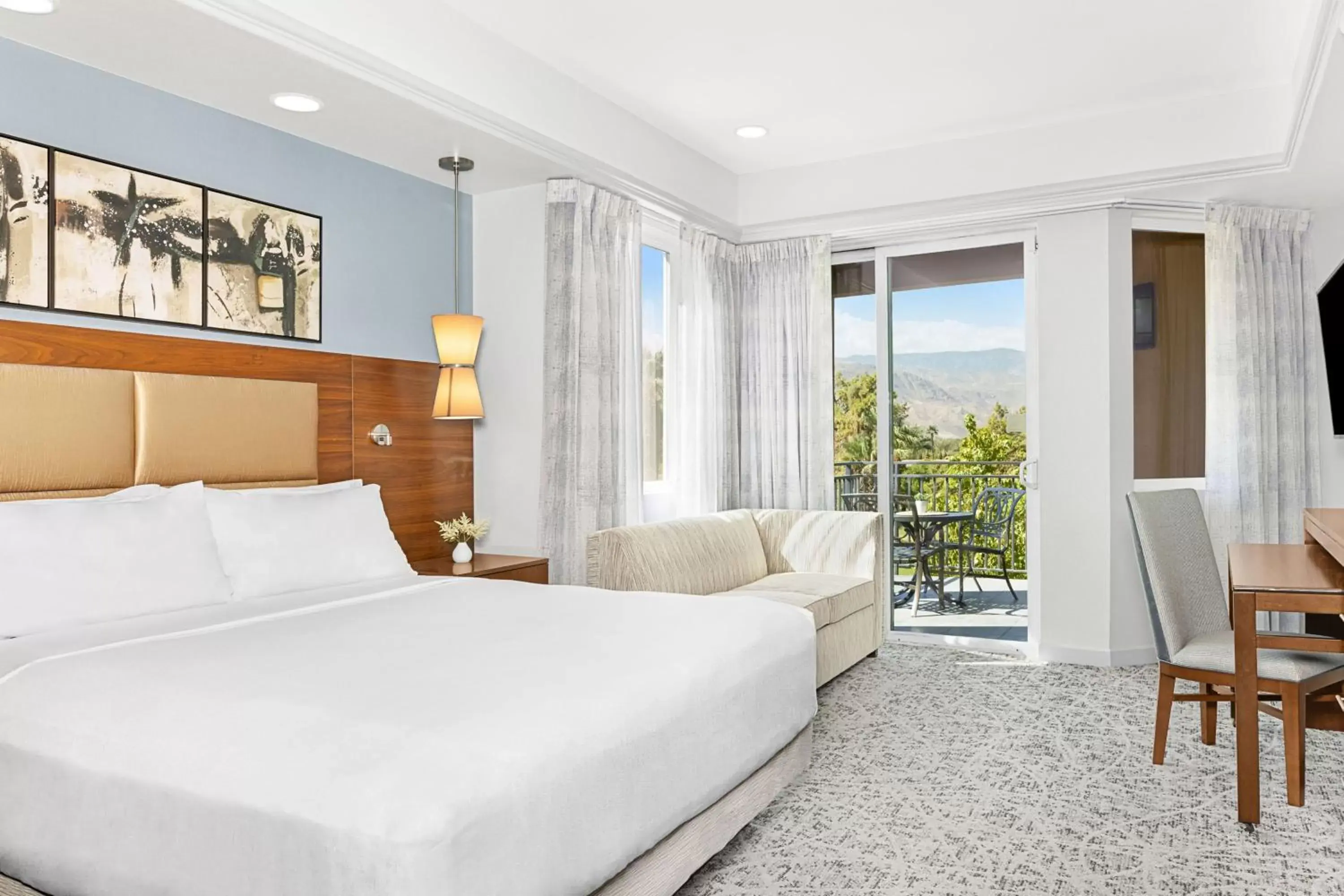 Photo of the whole room, Bed in Marriott's Desert Springs Villas II