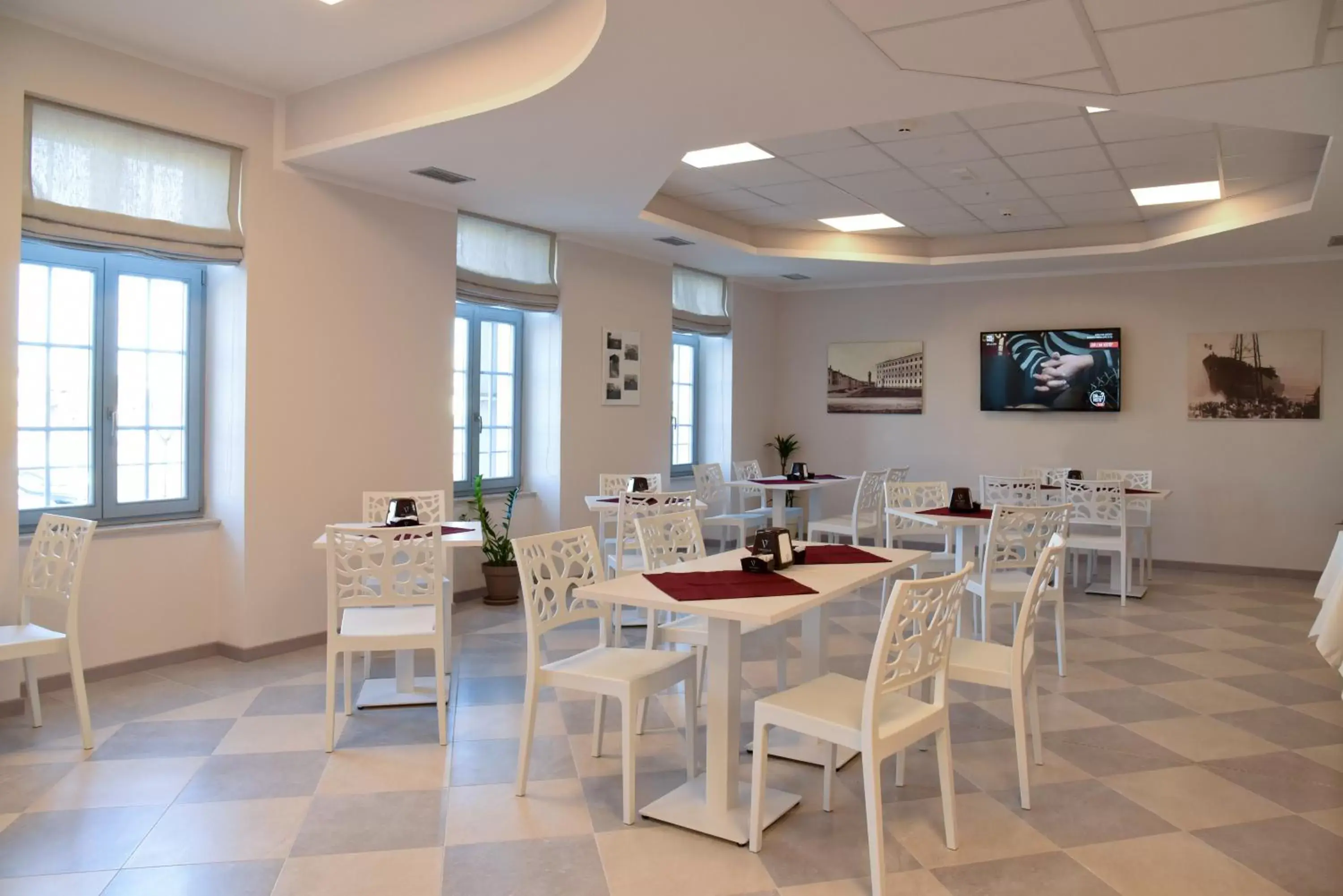 Lounge or bar, Restaurant/Places to Eat in Nuovo Albergo Operai