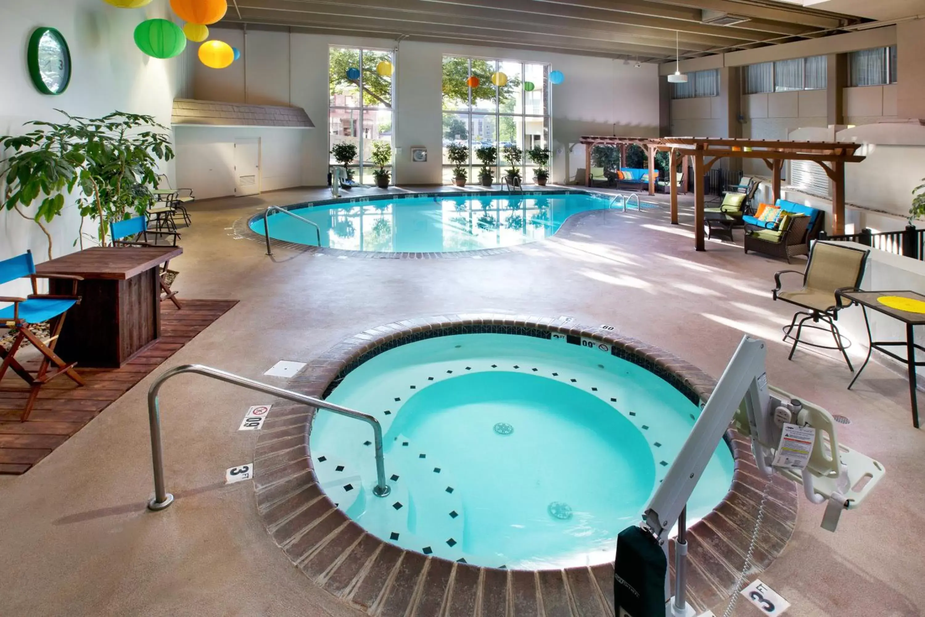 Swimming Pool in Holiday Inn Sioux Falls-City Center, an IHG Hotel
