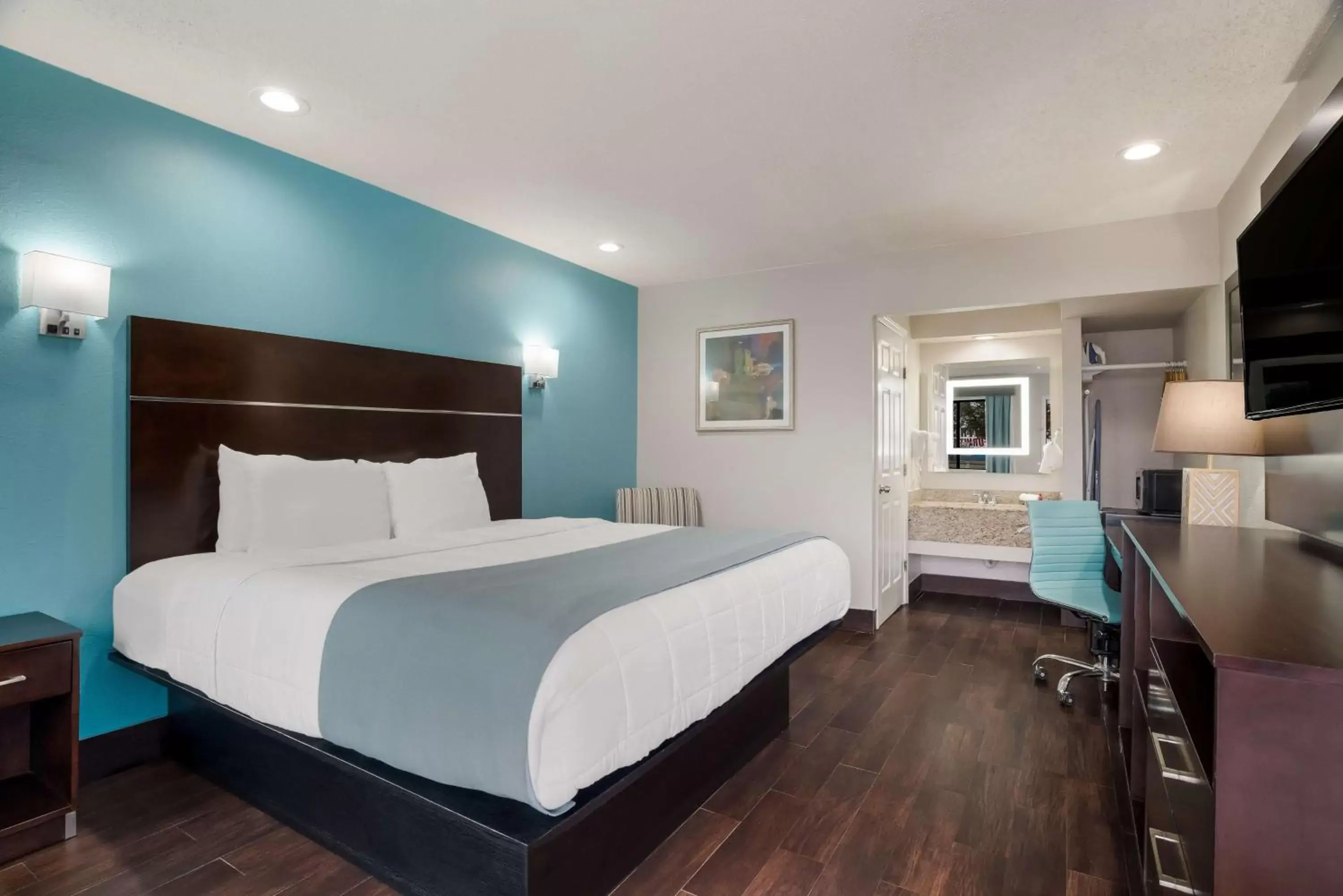 Bedroom in SureStay Hotel Laredo by Best Western