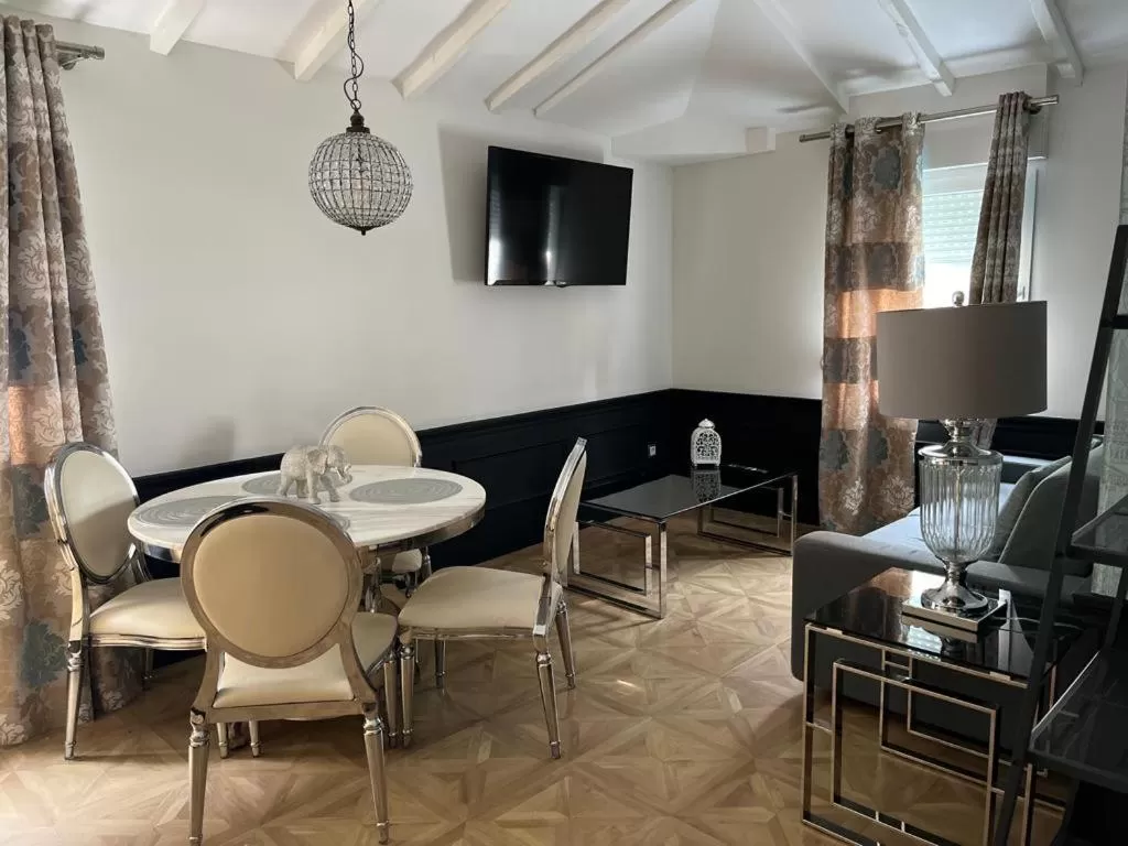 Dining Area in Hotel Royal Suite Santander