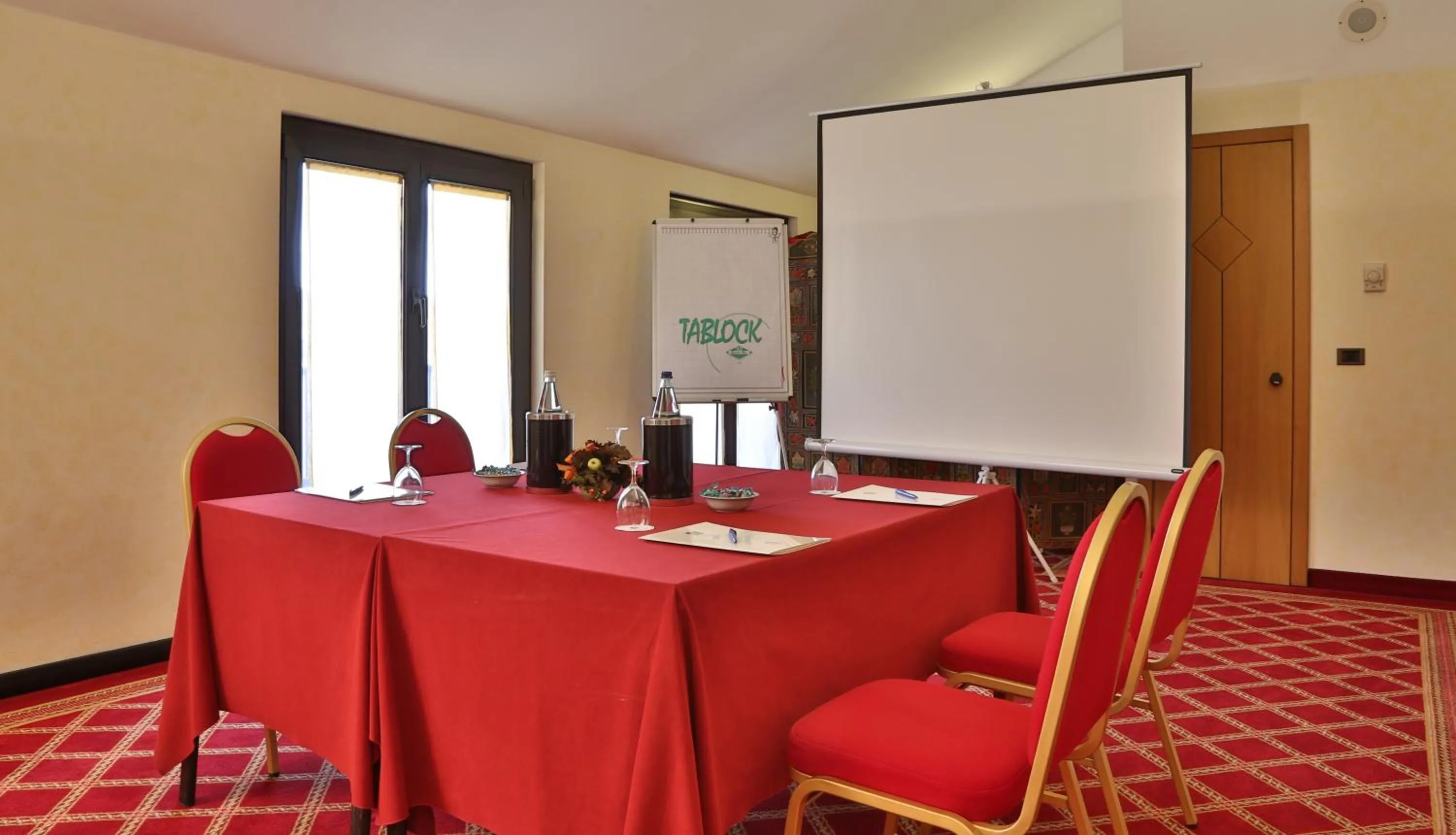 Business facilities in Hotel Mirage Sure Hotel Collection by Best Western