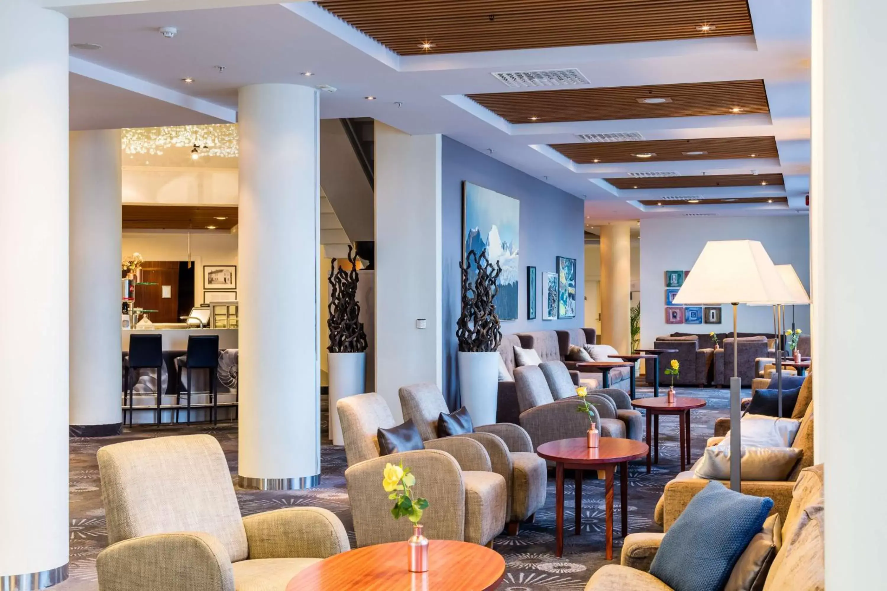 Lobby or reception, Lounge/Bar in Scandic Seilet Hotel