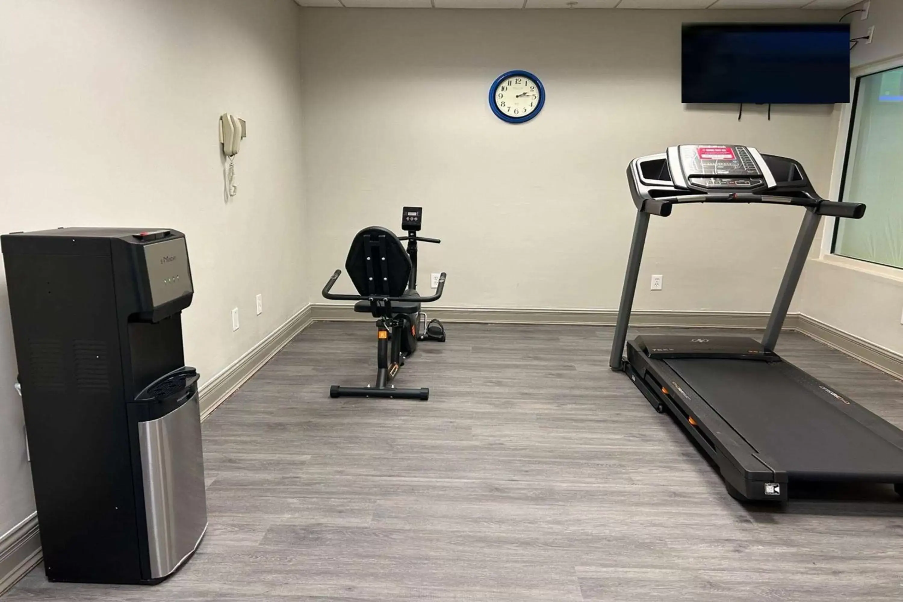 Fitness Center/Facilities in Days Inn & Suites by Wyndham Albany
