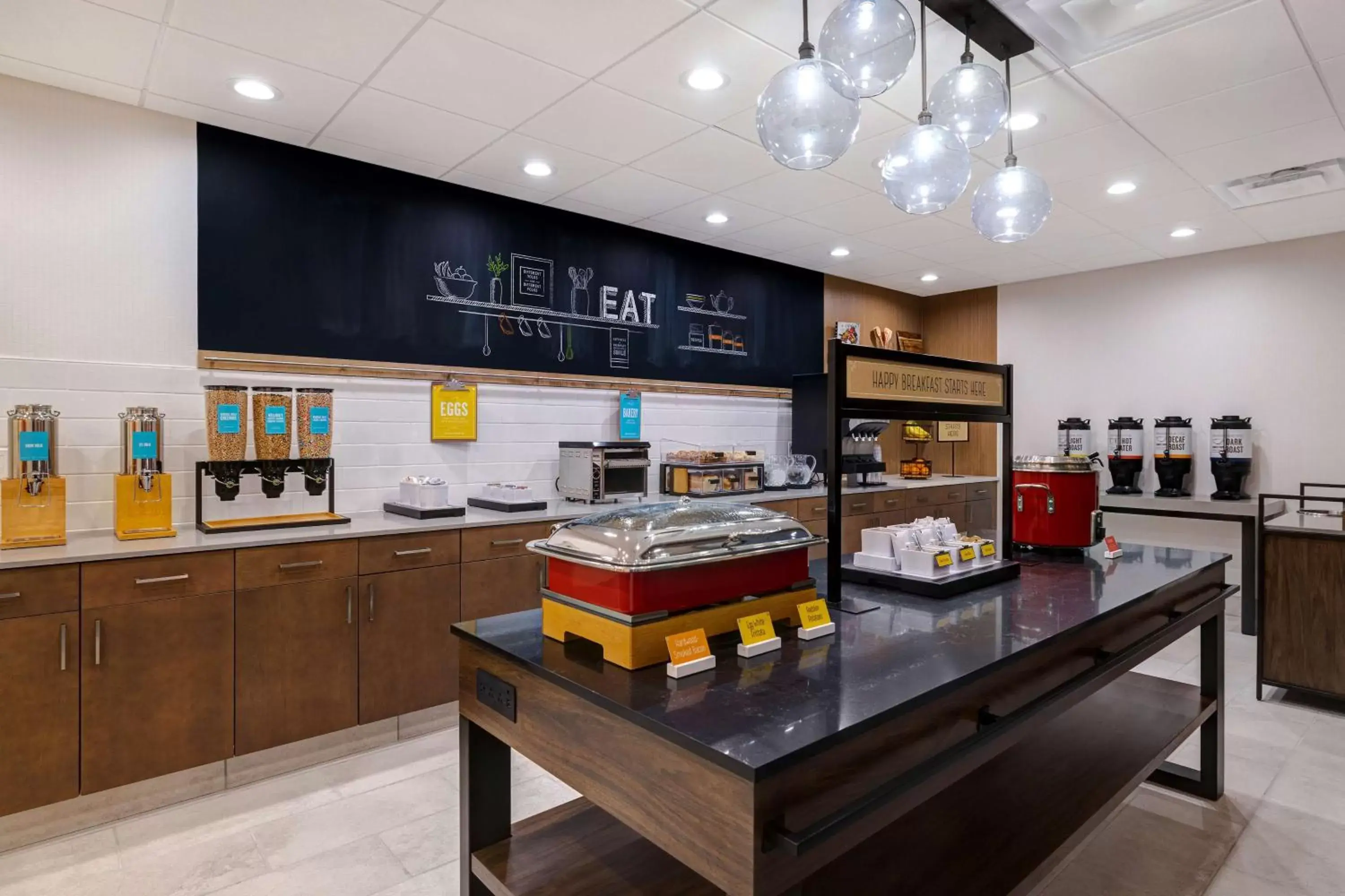 Breakfast in Hampton Inn & Suites Marina Breakfast in Hampton Inn & Suites Marina