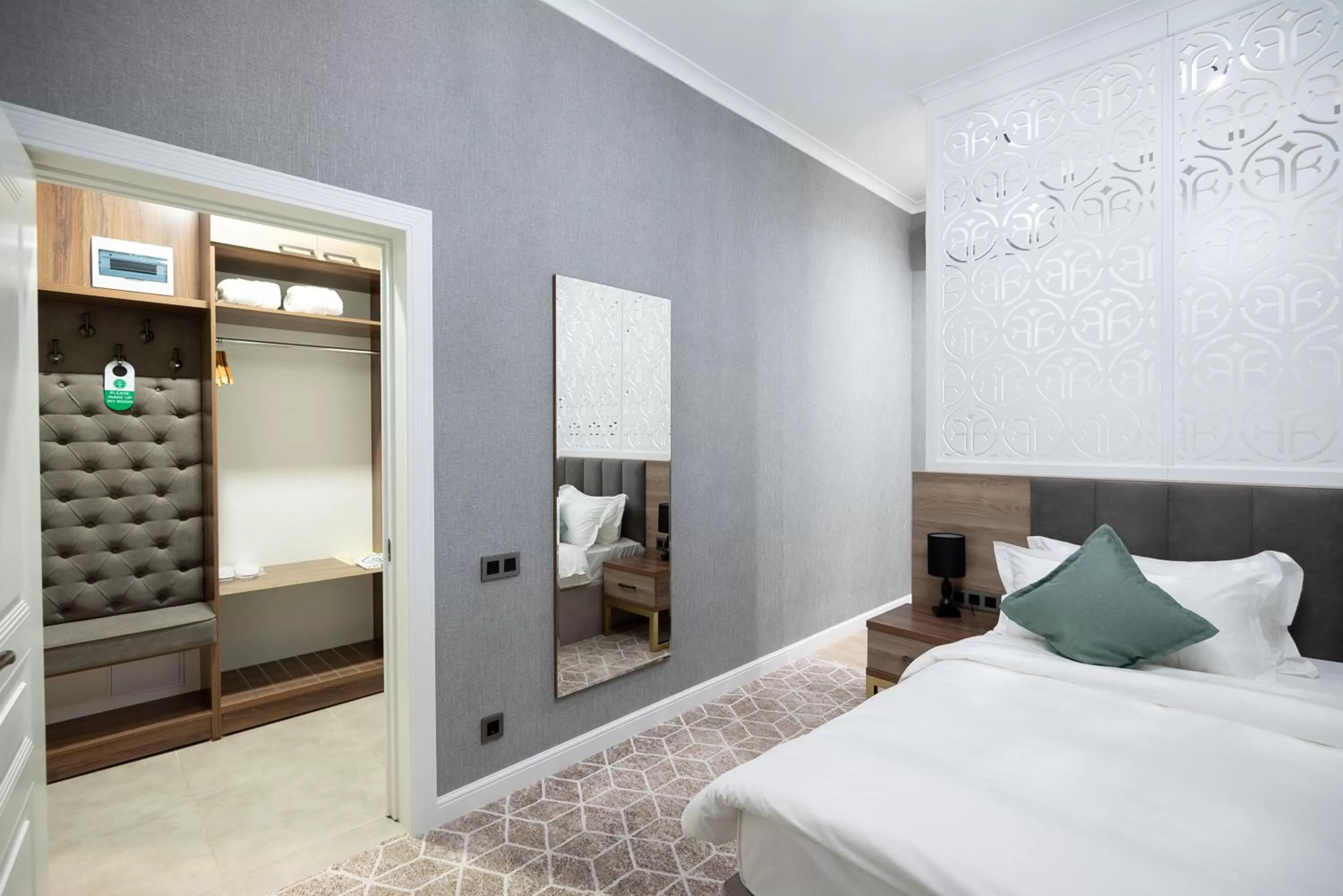 Photo of the whole room, Bed in Tauke Khan Plaza