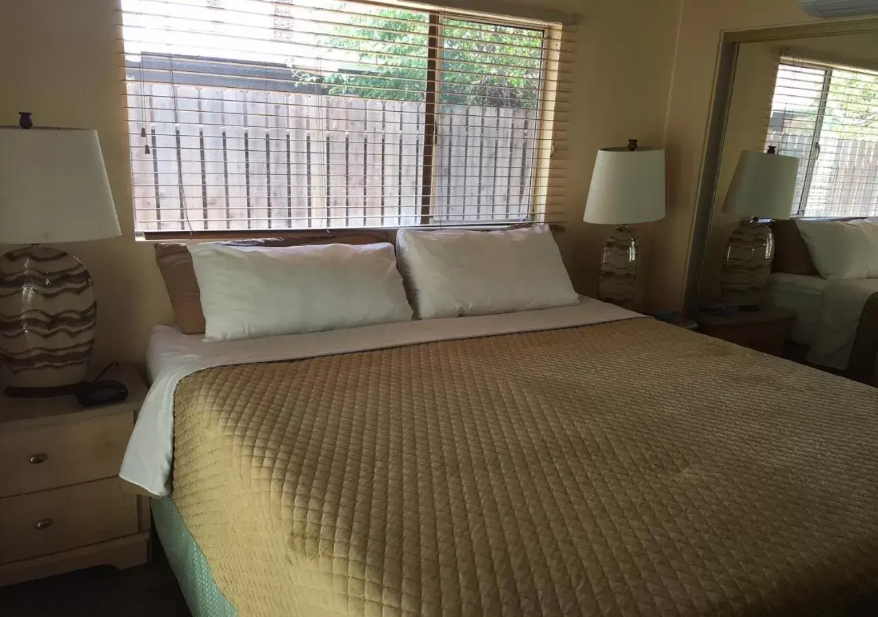 Bed in Vista Grande Resort - A Gay Men's Resort