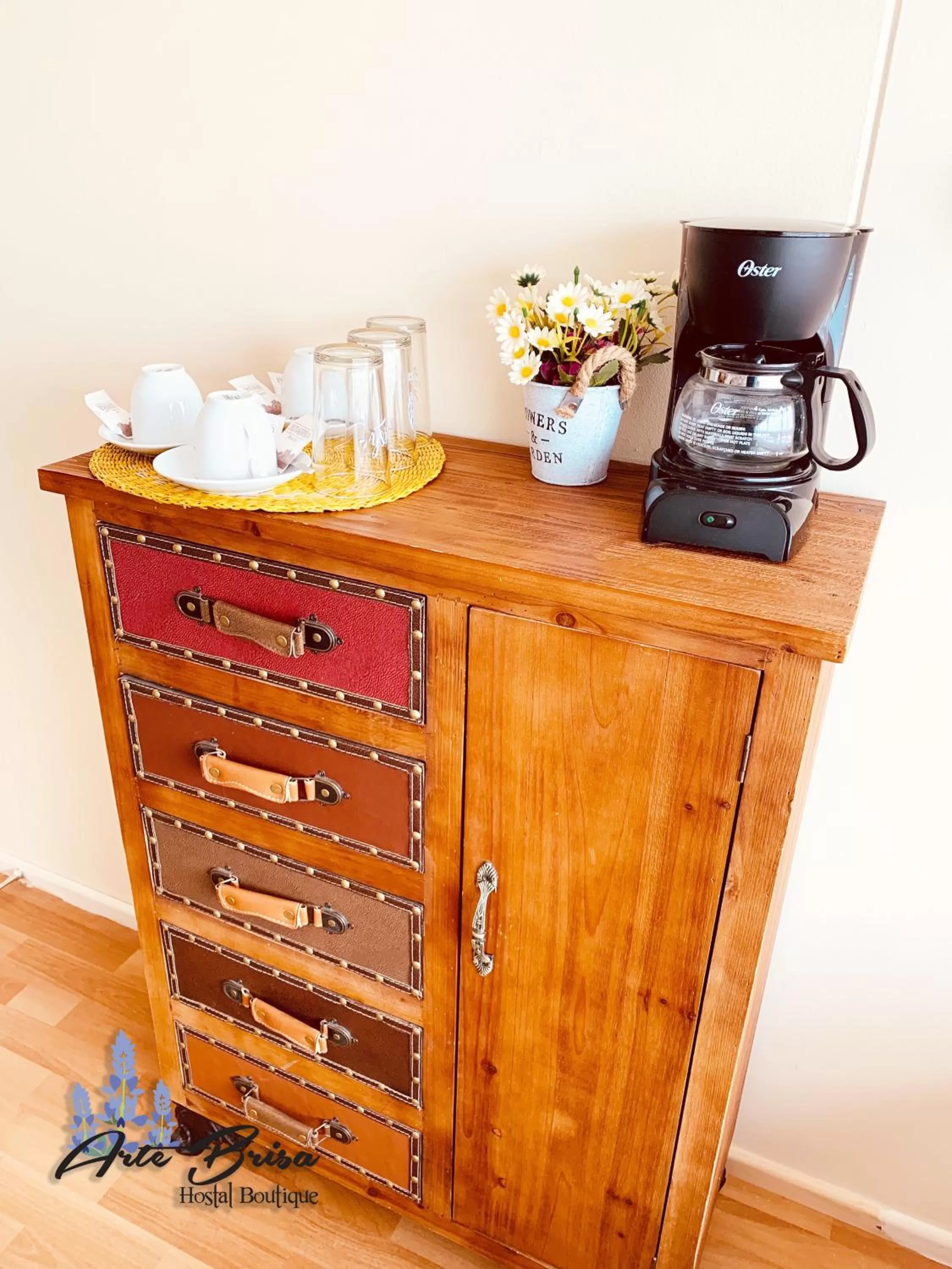 Coffee/tea facilities in Arte Brisa Hostal Boutique