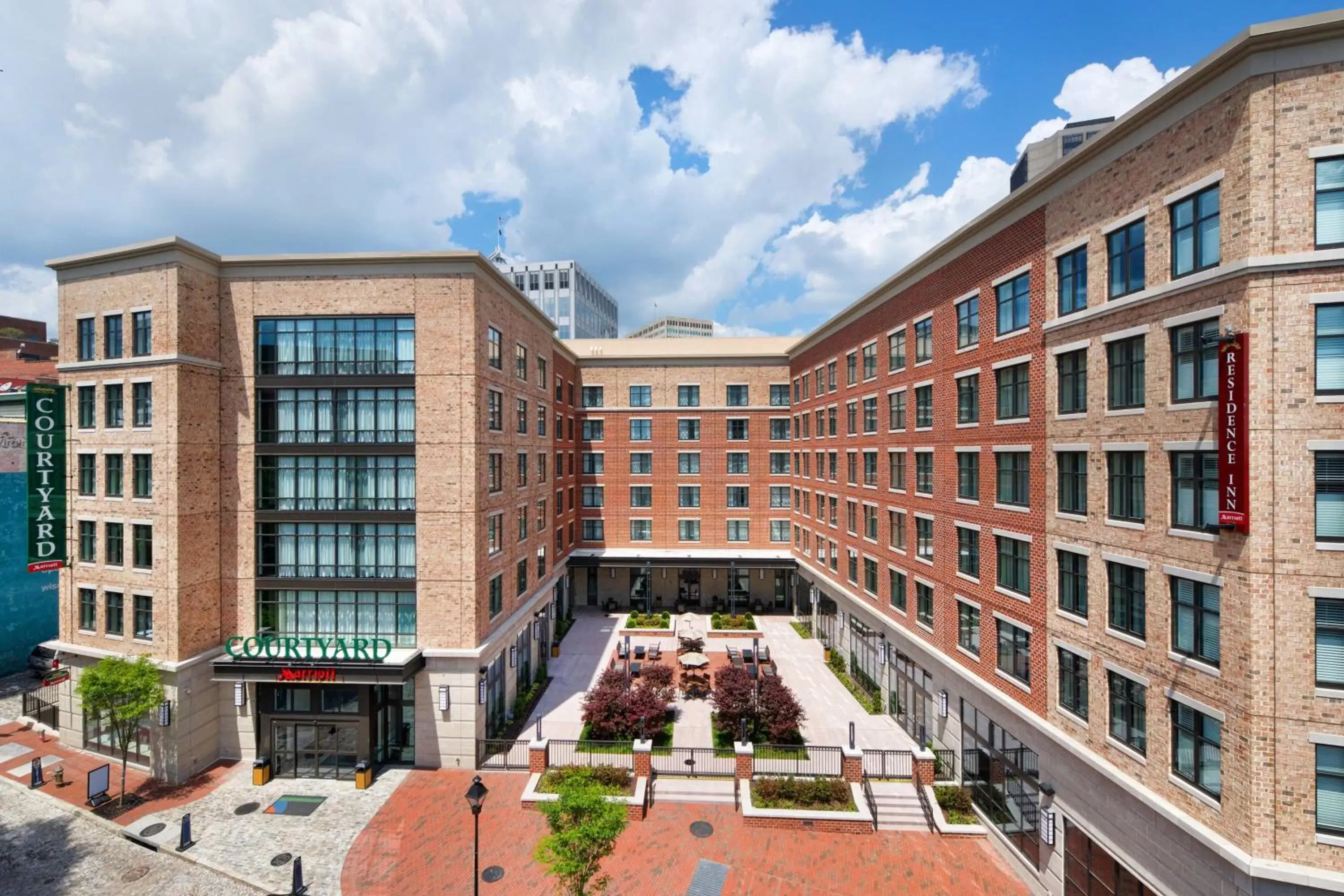 Property building in Courtyard by Marriott Richmond Downtown