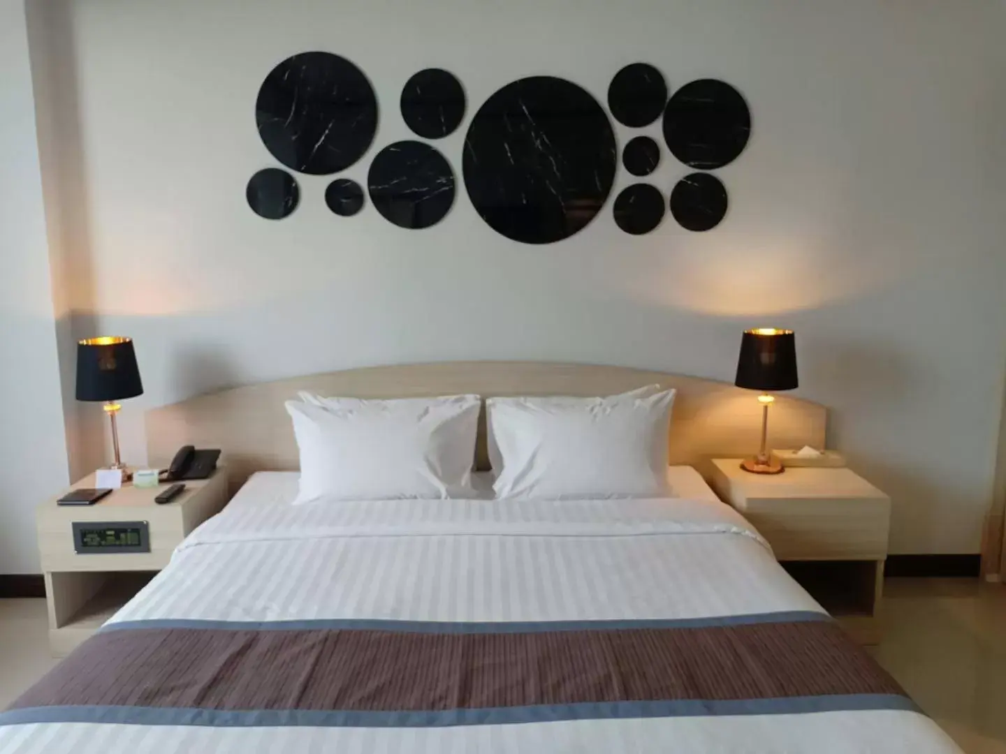 Bedroom, Bed in The Maruay Garden Hotel