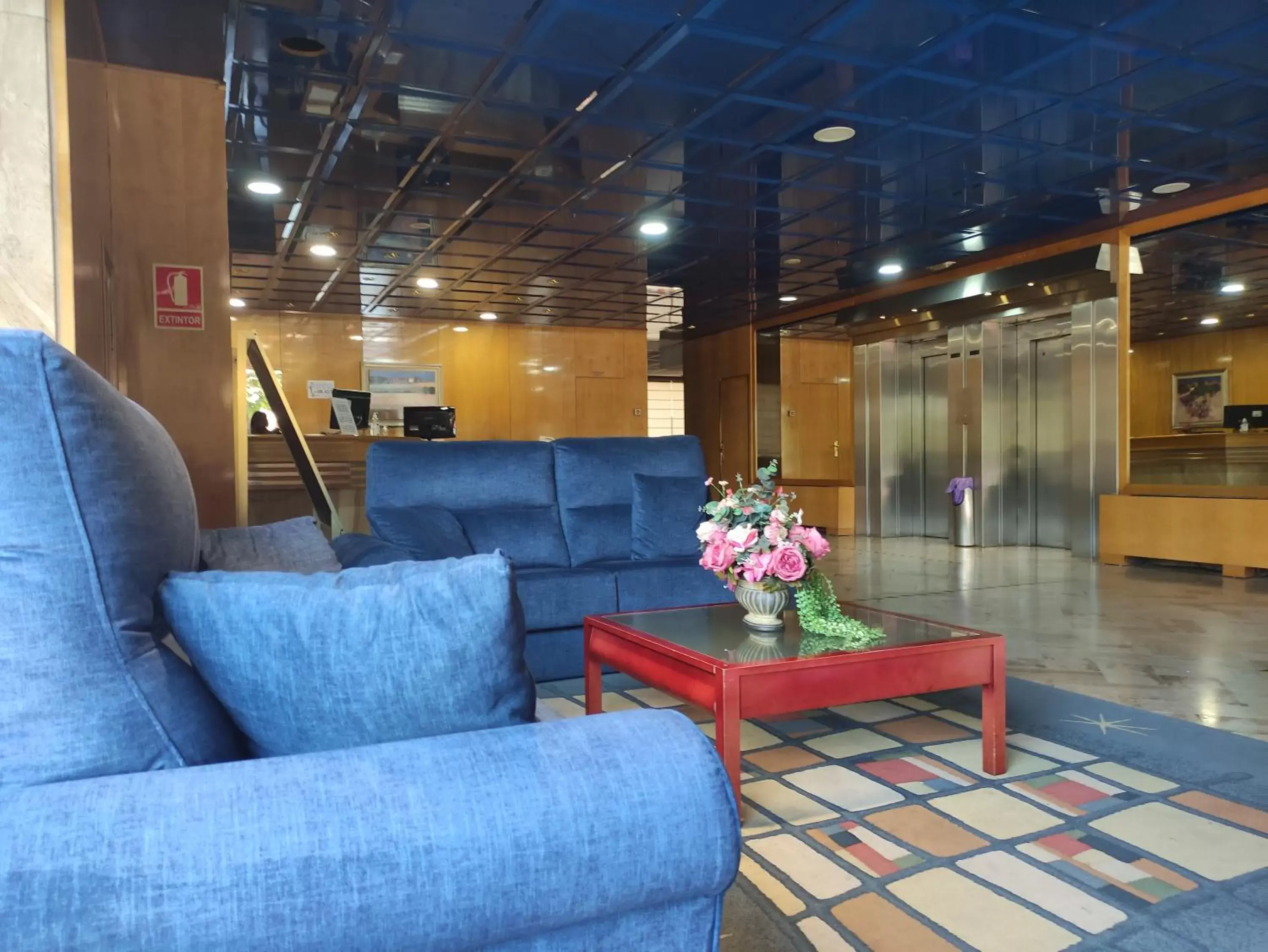 Lobby or reception in Hotel Ébora by Vivere Stays Lobby or reception in Hotel Ébora by Vivere Stays