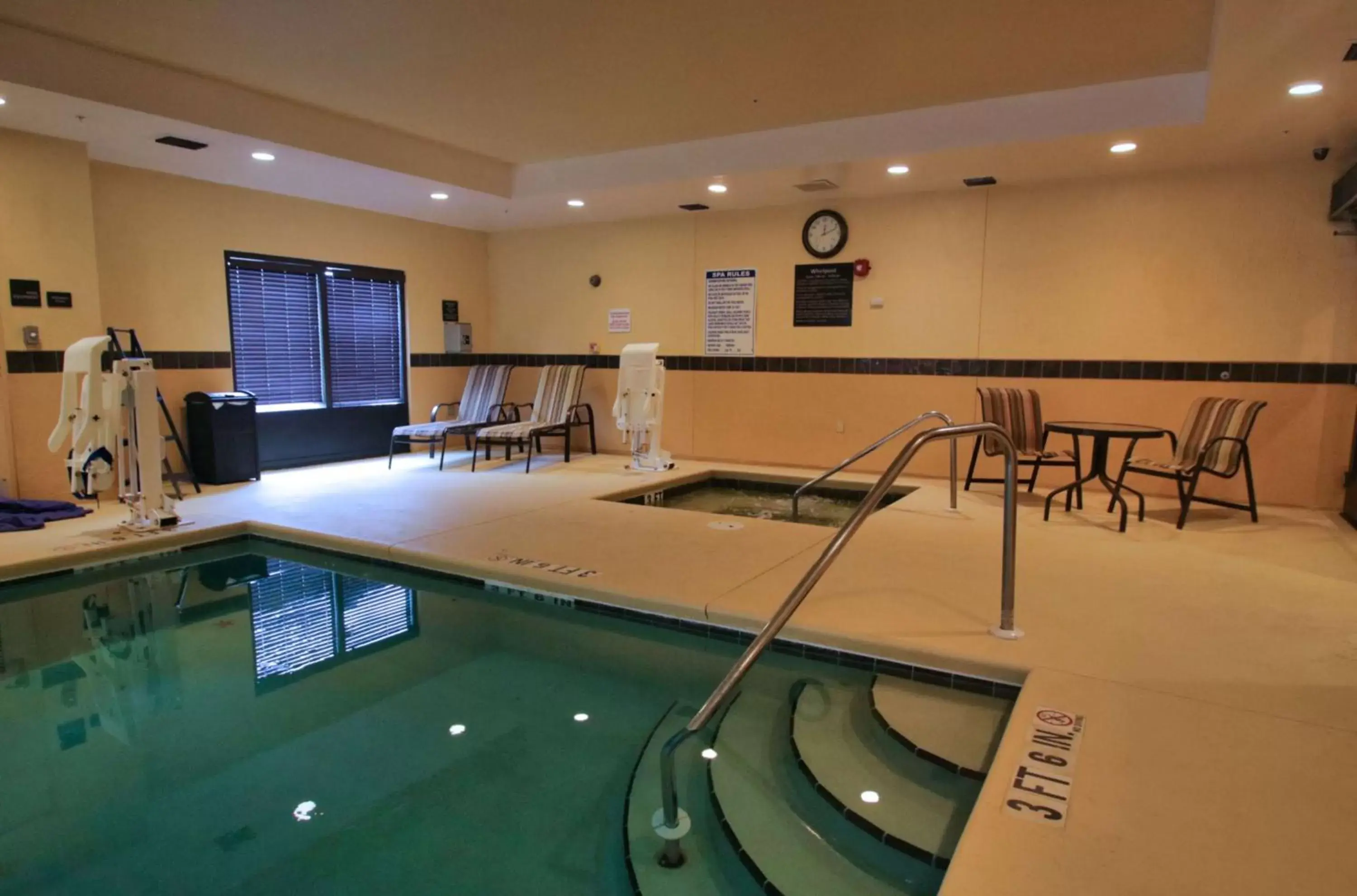 Pool view, Swimming Pool in Hampton Inn & Suites Jacksonville Beach Boulevard/Mayo Clinic