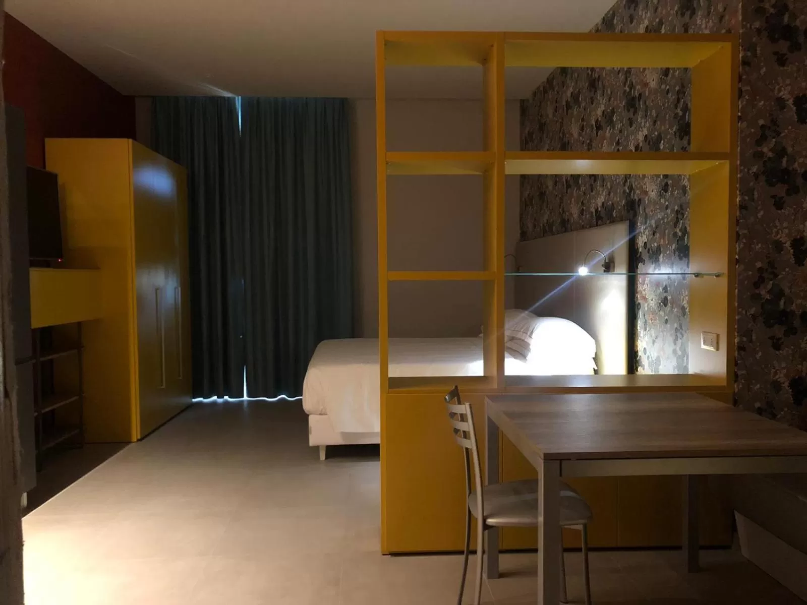 Photo of the whole room, Bed in Zanhotel Regina