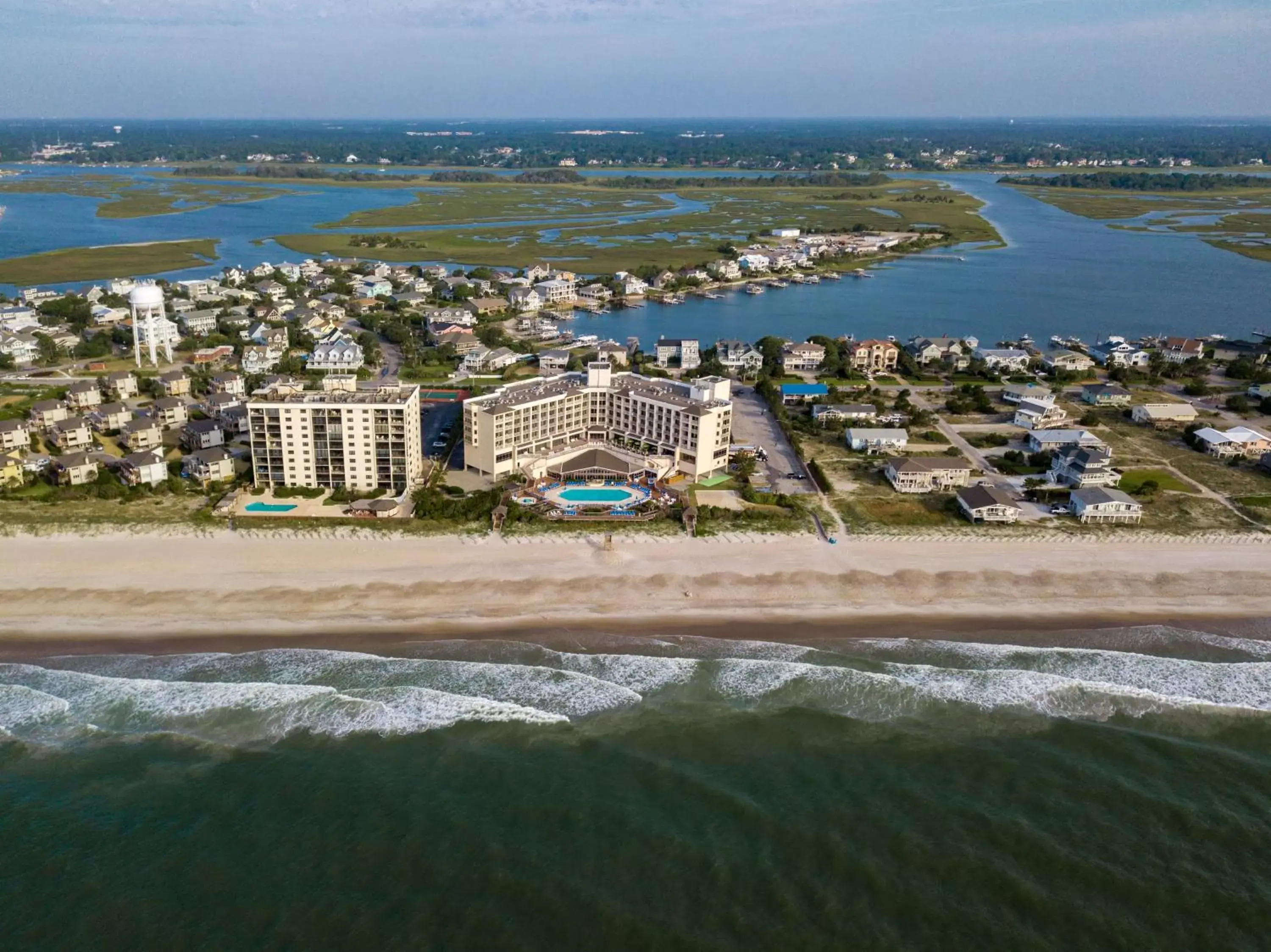 Property building, Bird's-eye View in Holiday Inn Resort Lumina on Wrightsville Beach, an IHG Hotel