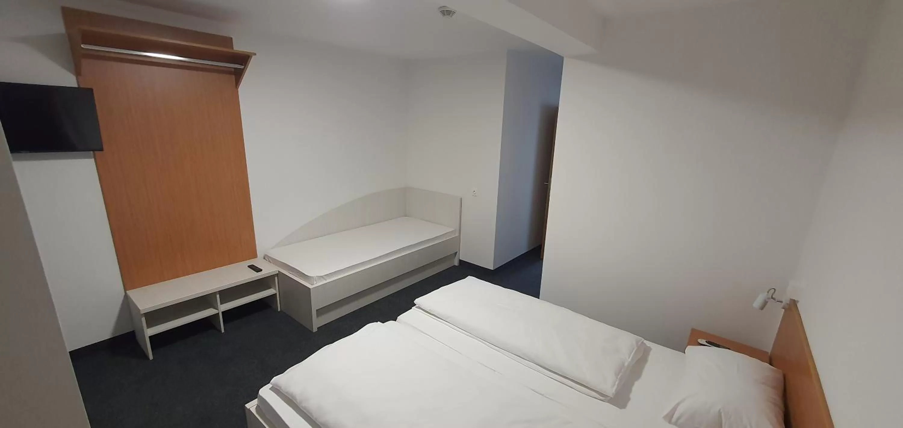 TV and multimedia, Bed in Hotel Rivero A&S