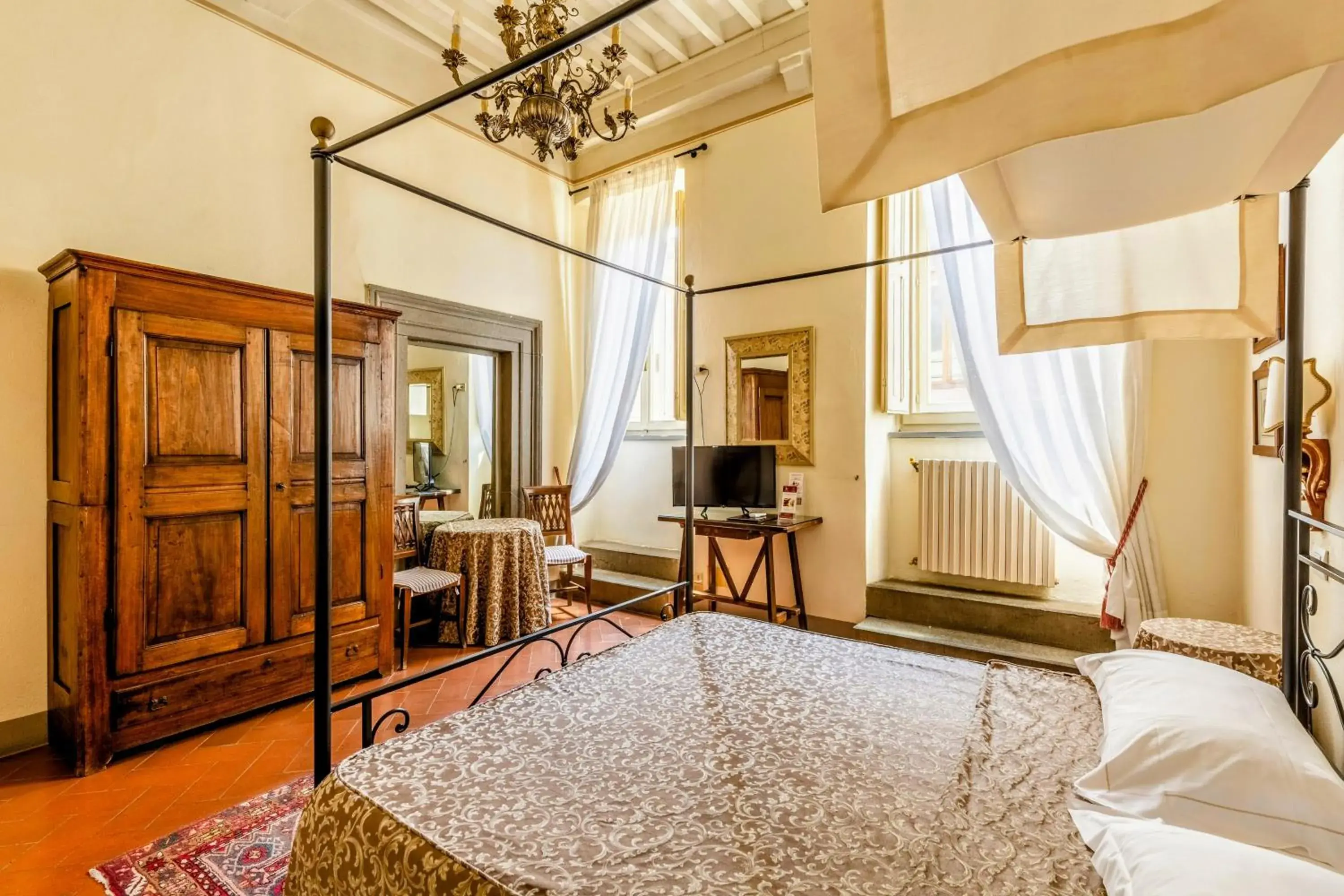 Bedroom, Seating Area in Hotel San Michele