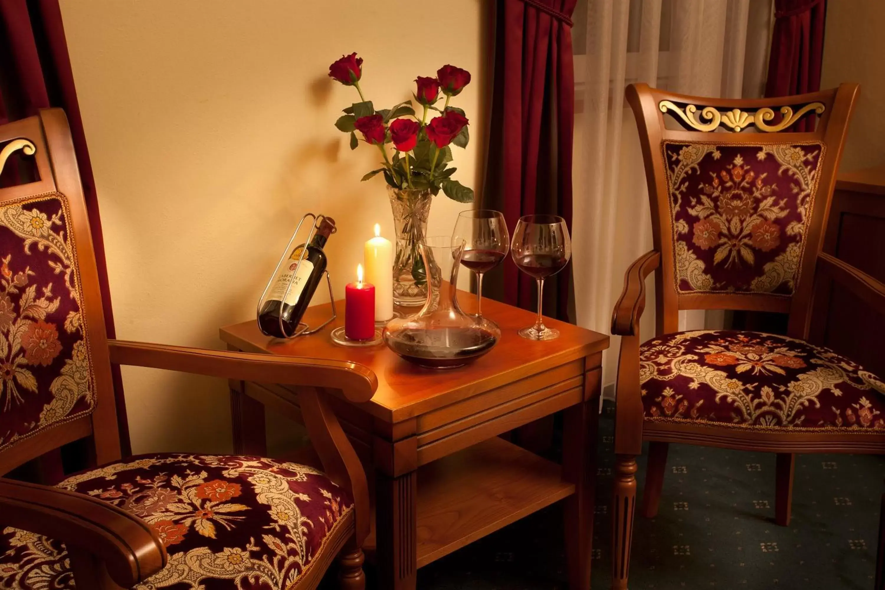 Food and drinks, Seating Area in Green Garden Hotel