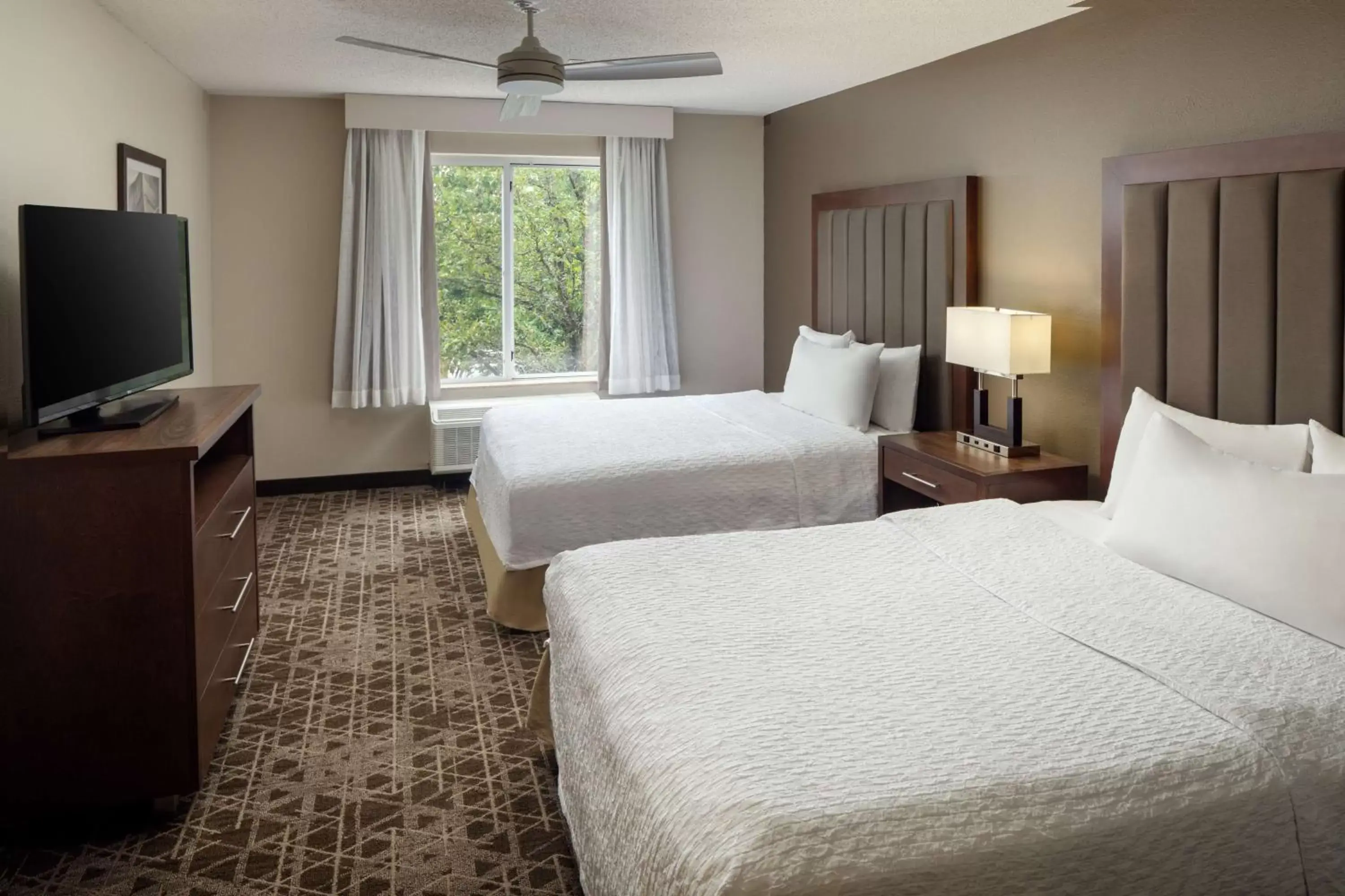 Bed in Homewood Suites by Hilton Wallingford-Meriden