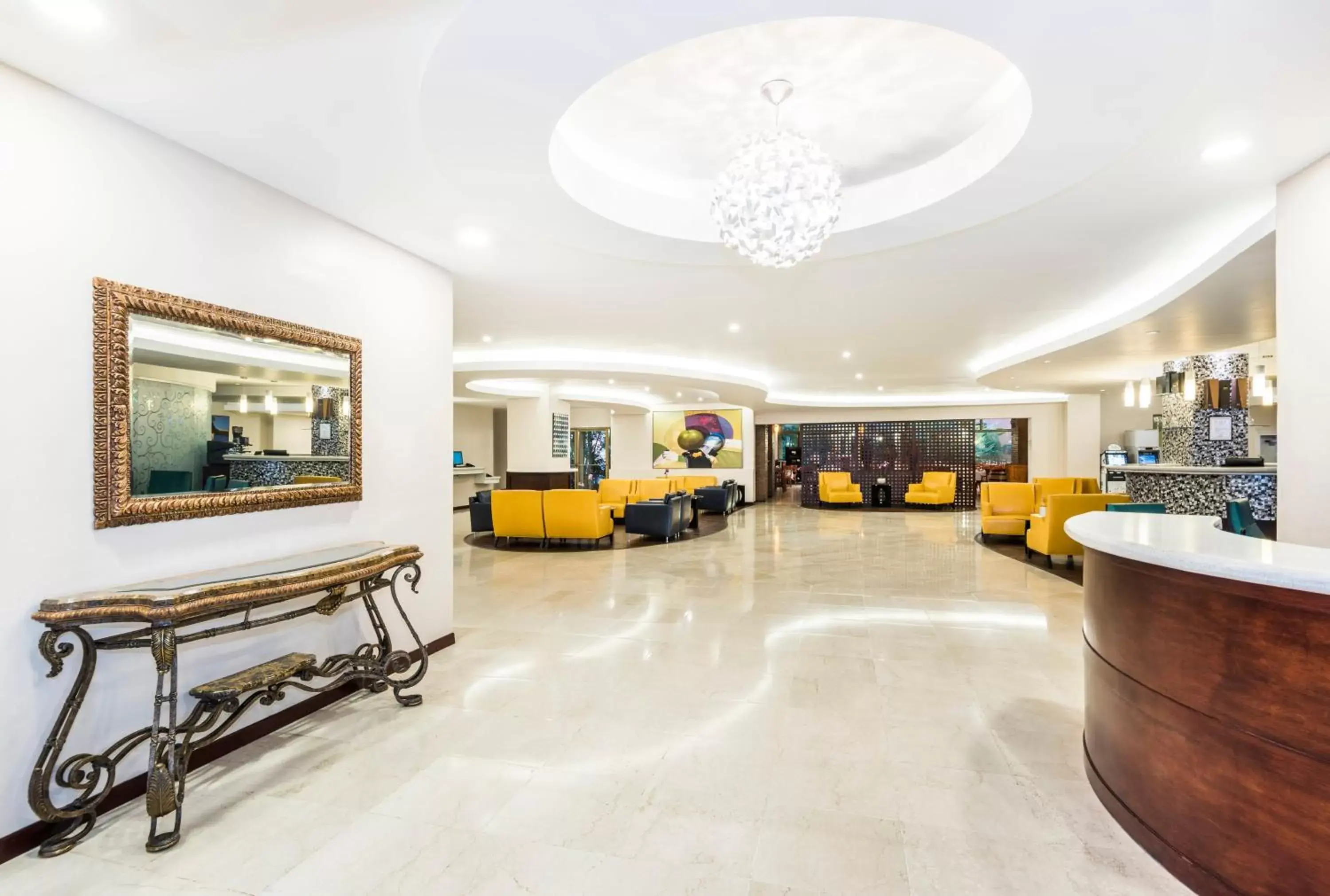 Property building in Holiday Inn Convention Center by IHG Property building in Holiday Inn Convention Center by IHG