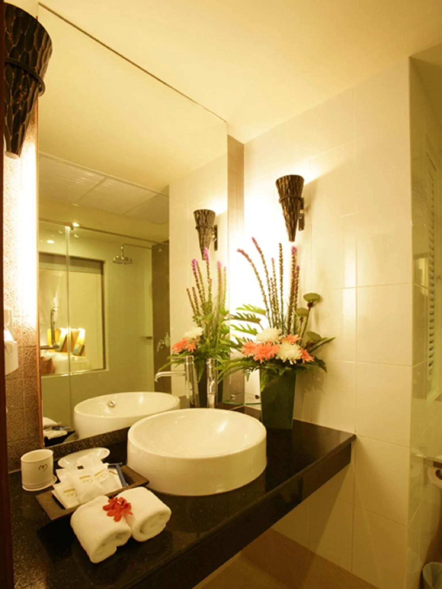Bathroom in Maninarakorn Hotel