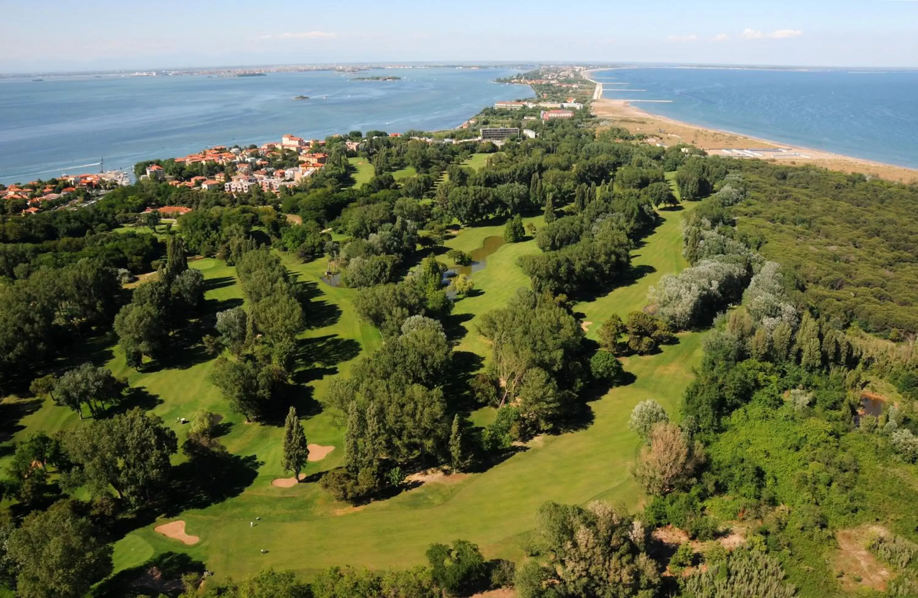 Golfcourse, Bird's-eye View in Hotel Villa Pannonia