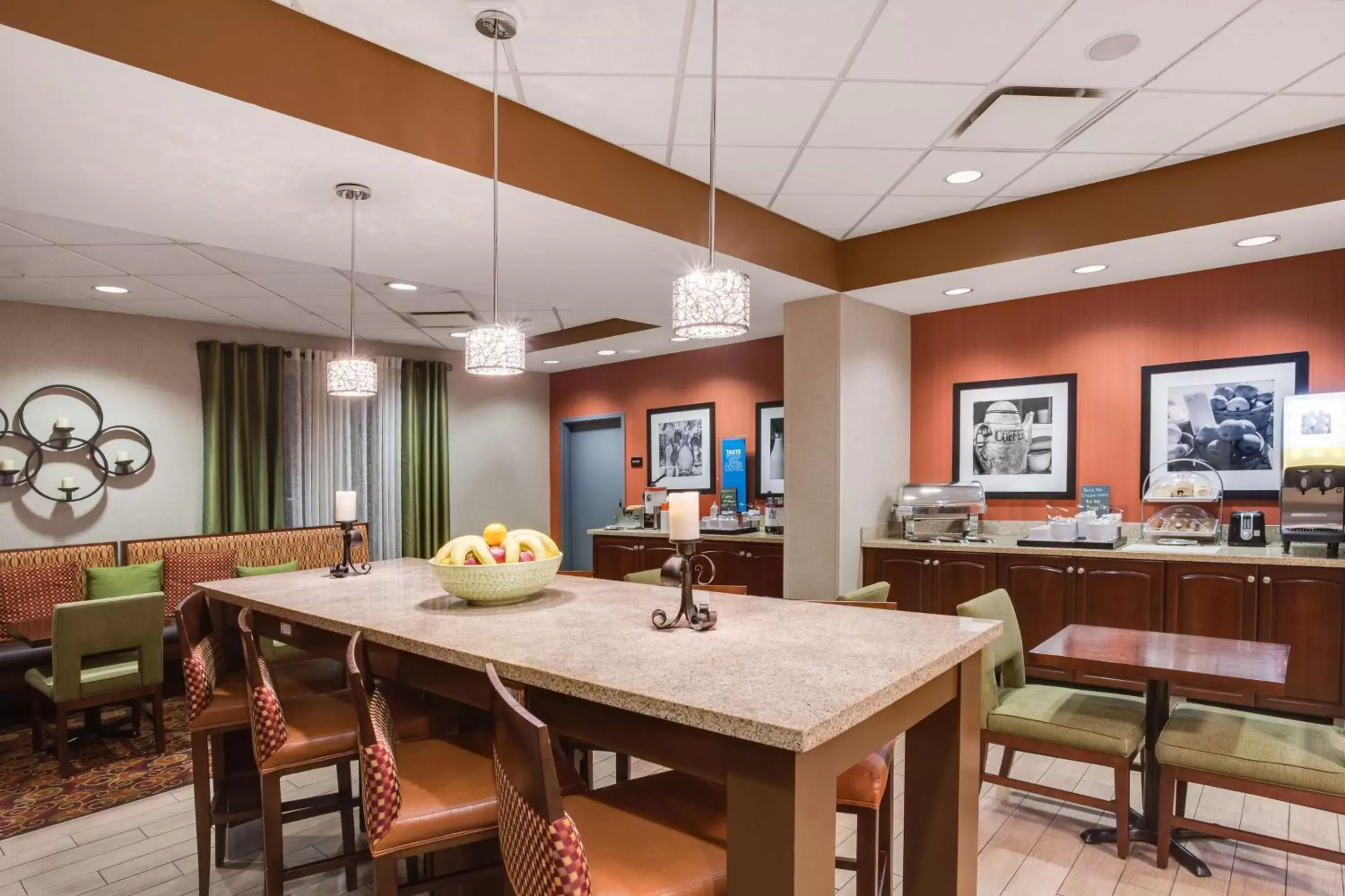 Dining area, Restaurant/Places to Eat in Hampton Inn Pittsburgh/West Mifflin